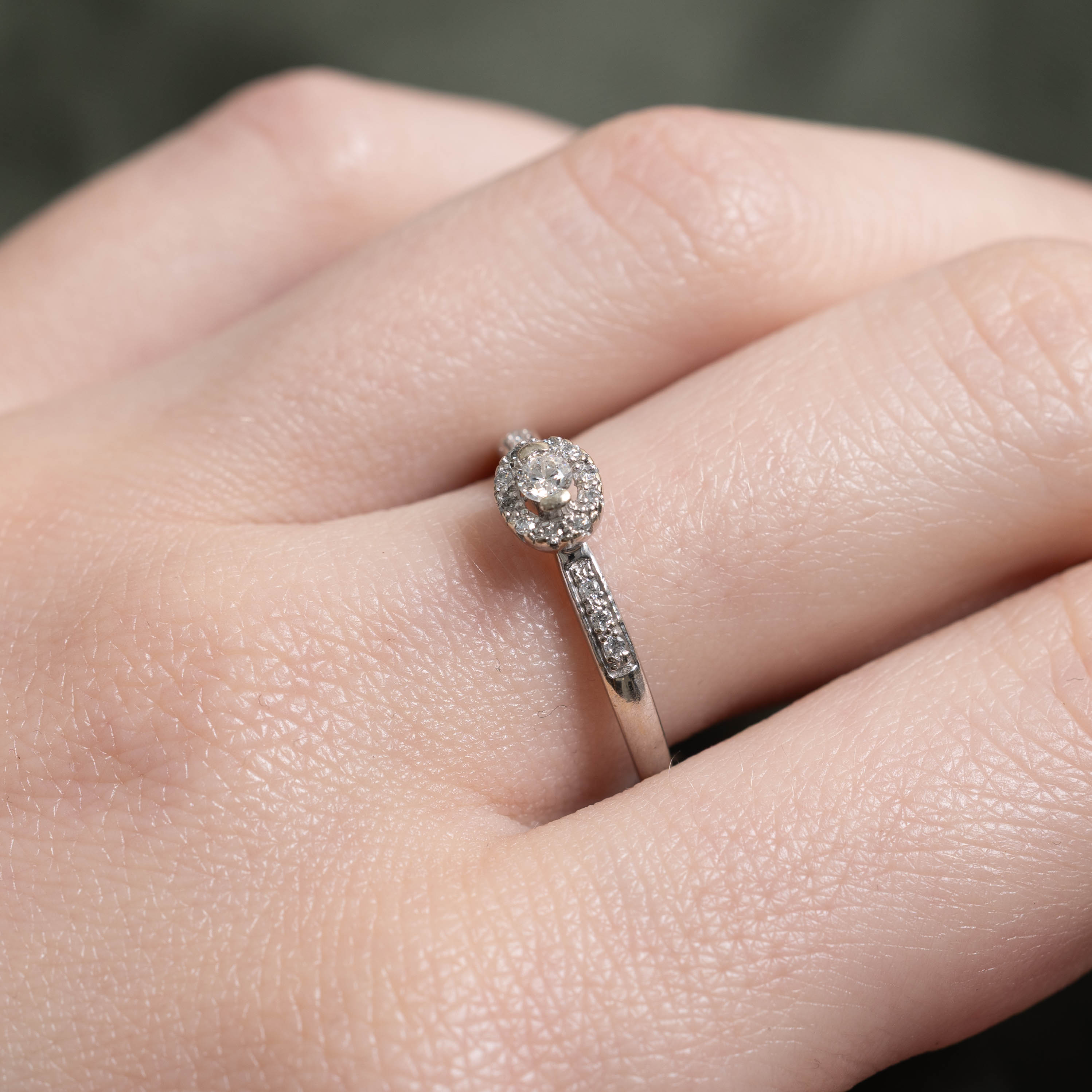10k Diamond Oval Halo Ring | 0.15ctw | SZ 7