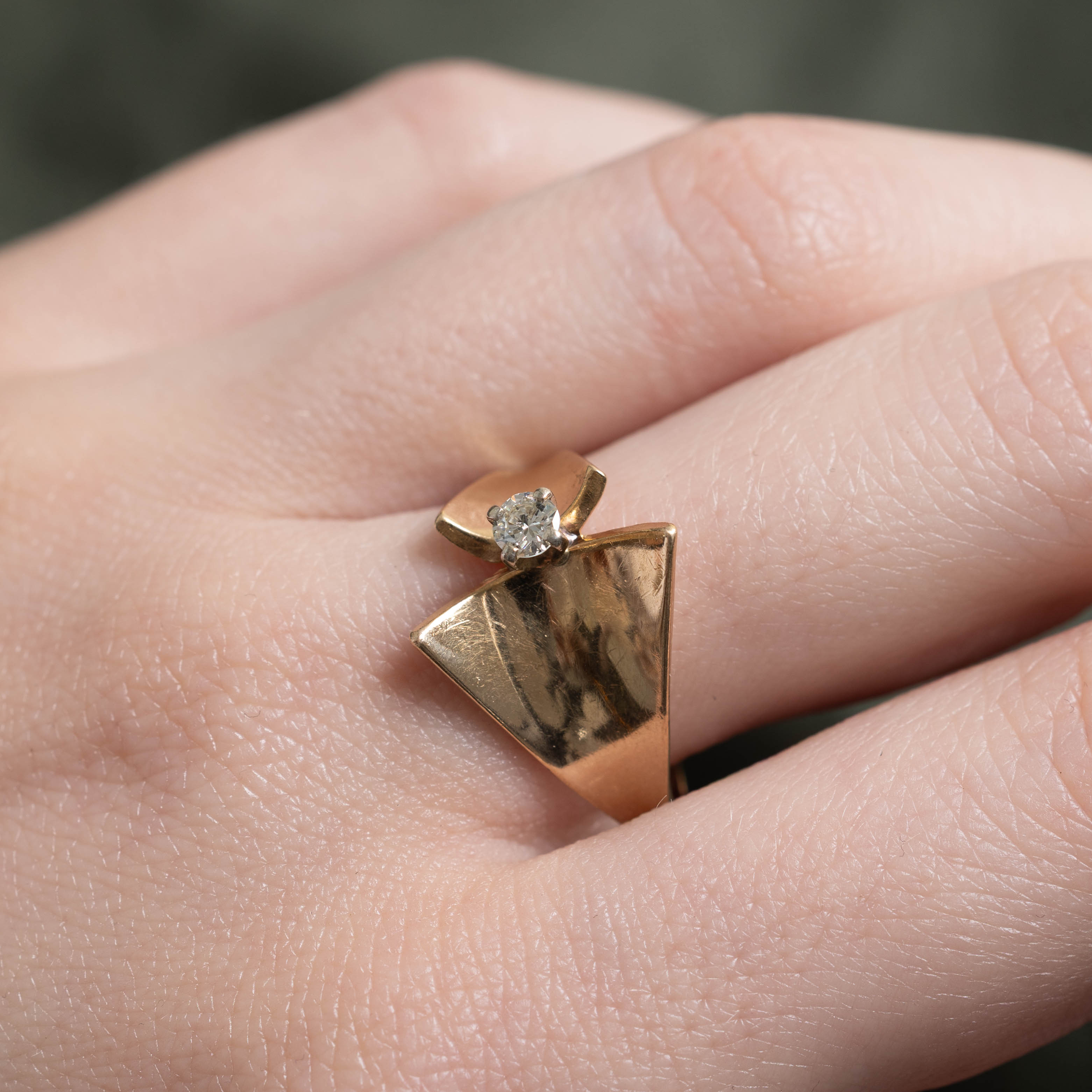 14k Diamond Concave Shield Ring | 0.14ctw | SZ 8.75