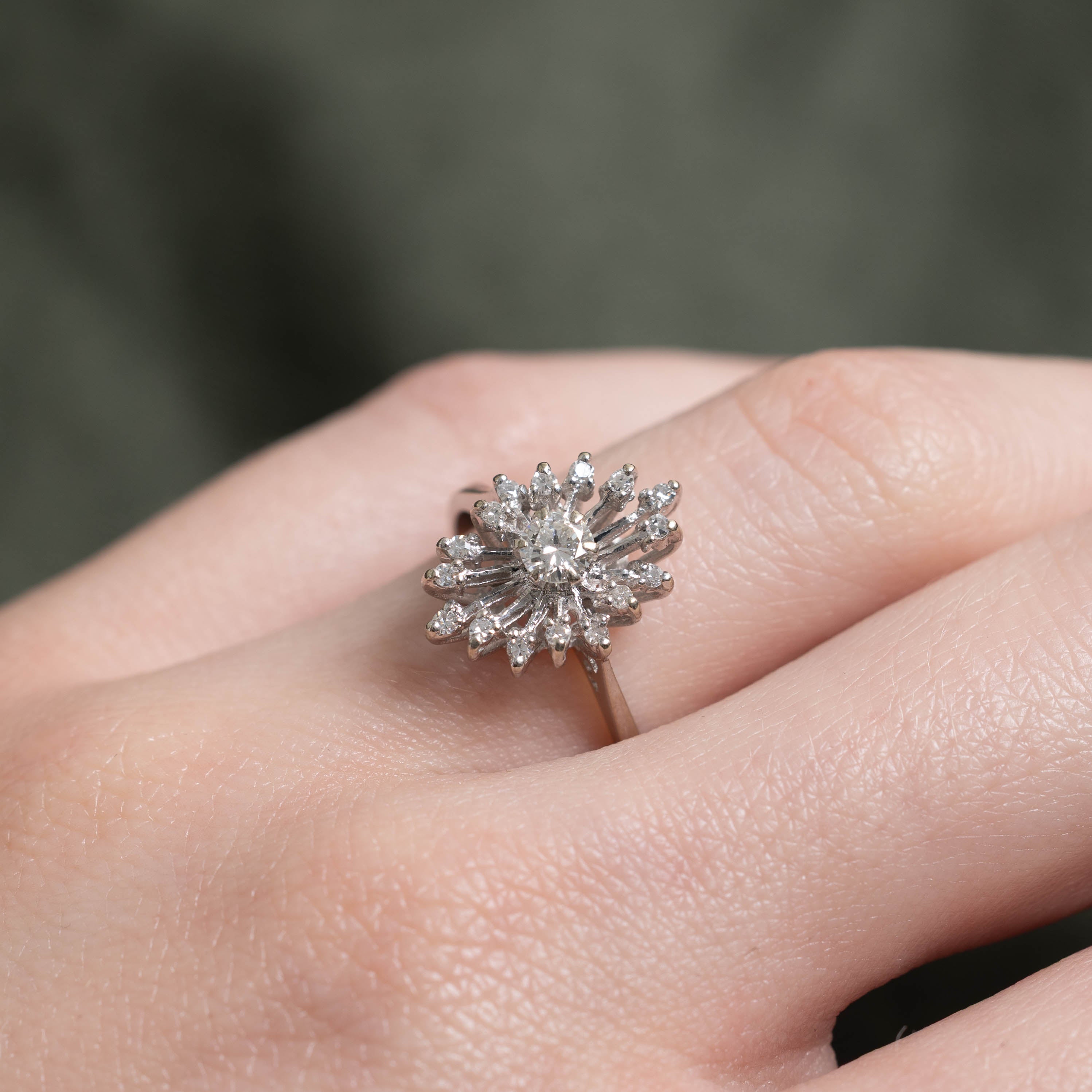 18k Scattered Diamond Starburst Ring | 0.34ctw | SZ 5