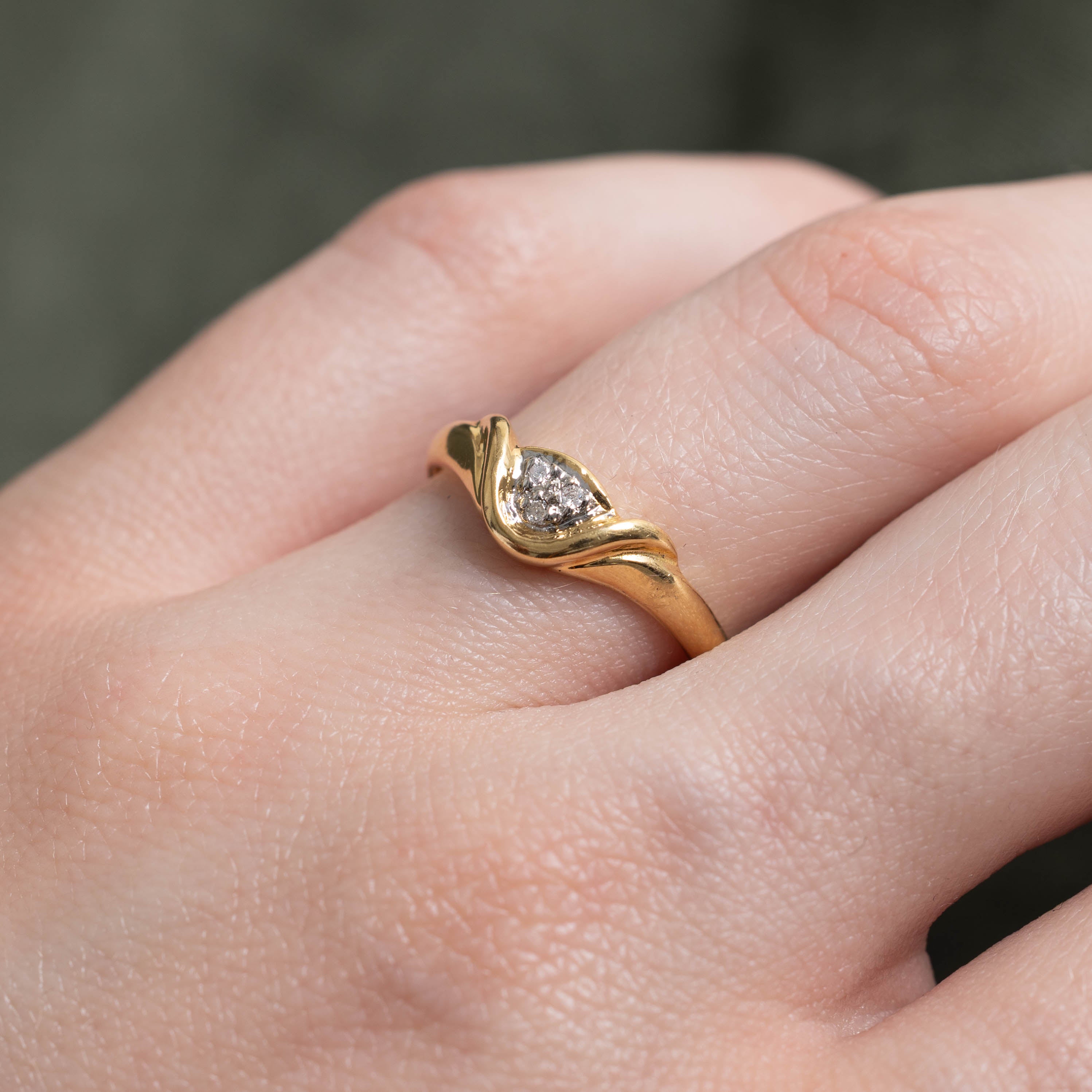 18k Diamond Grooved Chevron Ring | 0.02ctw | SZ 6.25