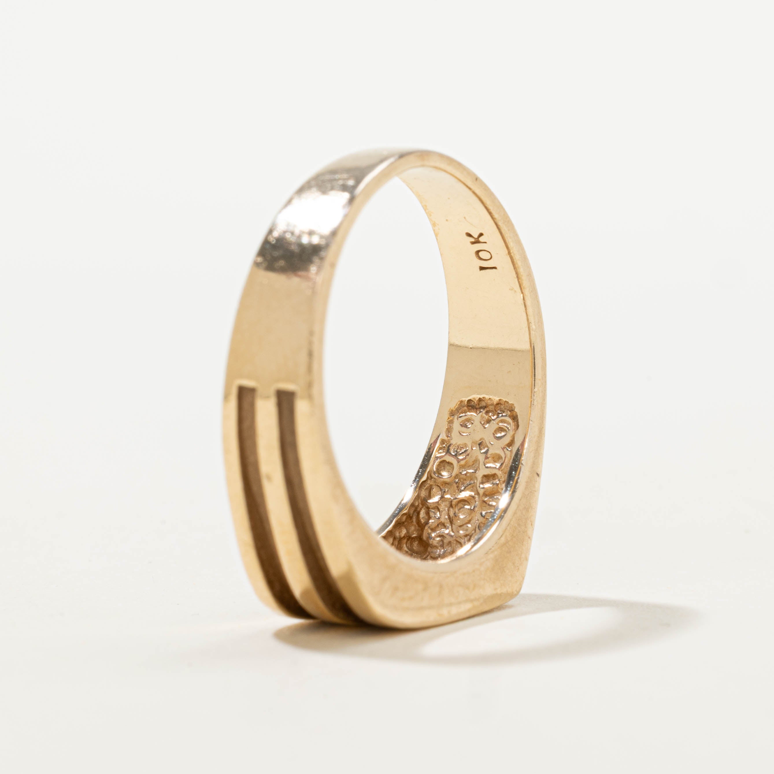 10k Radiant Cut Diamond Grooved Ring | 0.12ctw | SZ 9.75