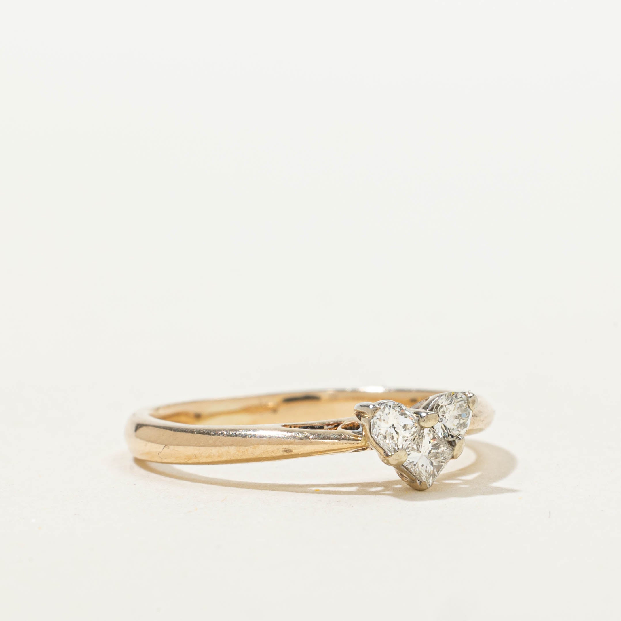 14k Three Stone Diamond Heart Ring | 0.25ctw | SZ 5.75