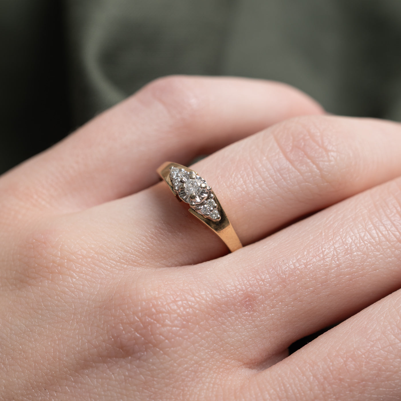 Illusion Set Diamond Tapered Ring | 0.14ctw | SZ 5.5