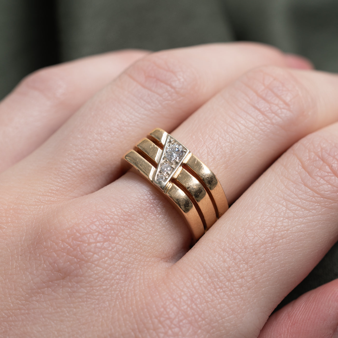 Bague carrée souple sertie de diamants rainurés | 0,19 ct au total | Taille 6,25