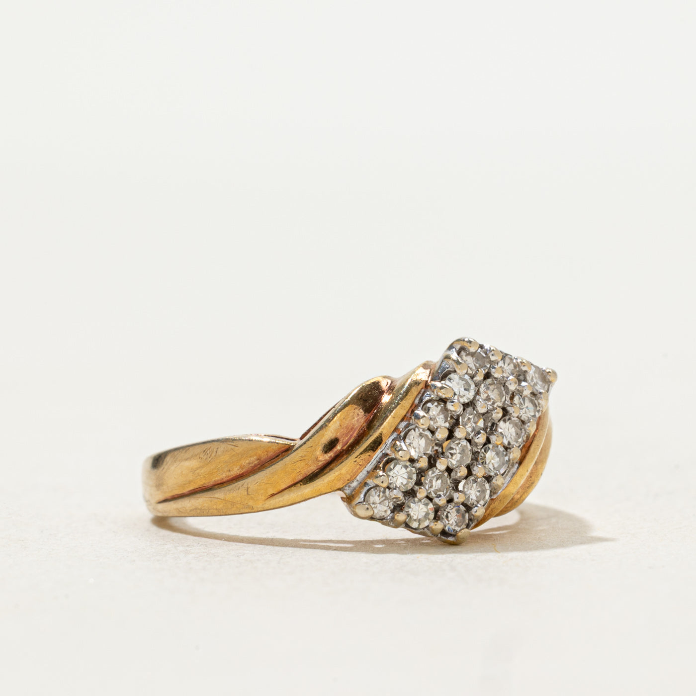 Bague torsadée sertie de diamants pavés | 0,18 ct | Taille 5,5