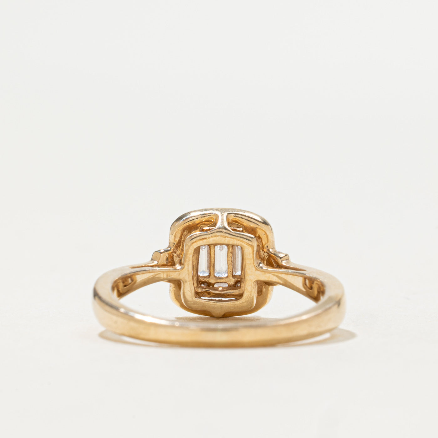 Illusion Set Diamond Halo Ring | 0.18ctw | SZ 4.75