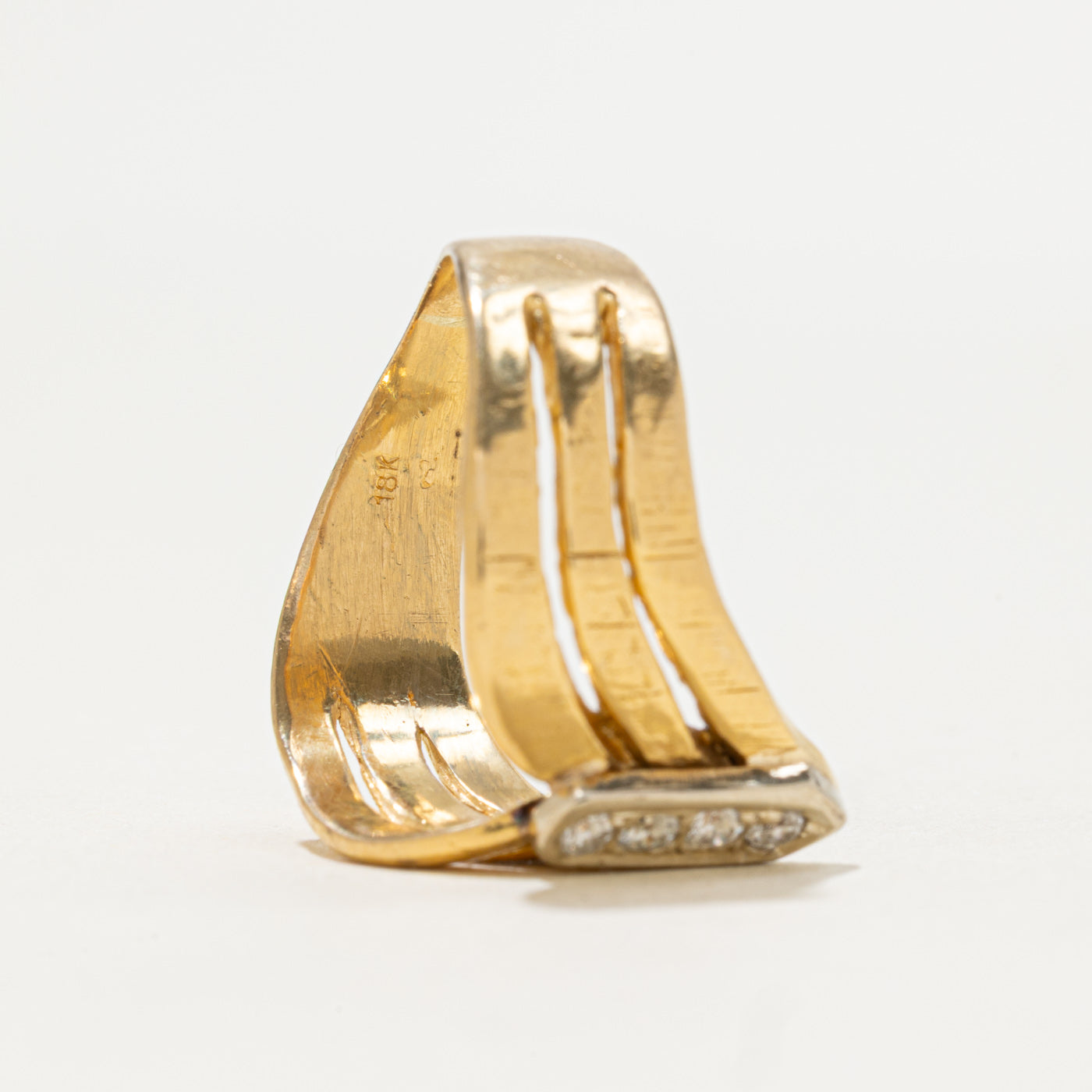 Bague à chevrons sertie de diamants | 0,12 ct | Taille 7,25