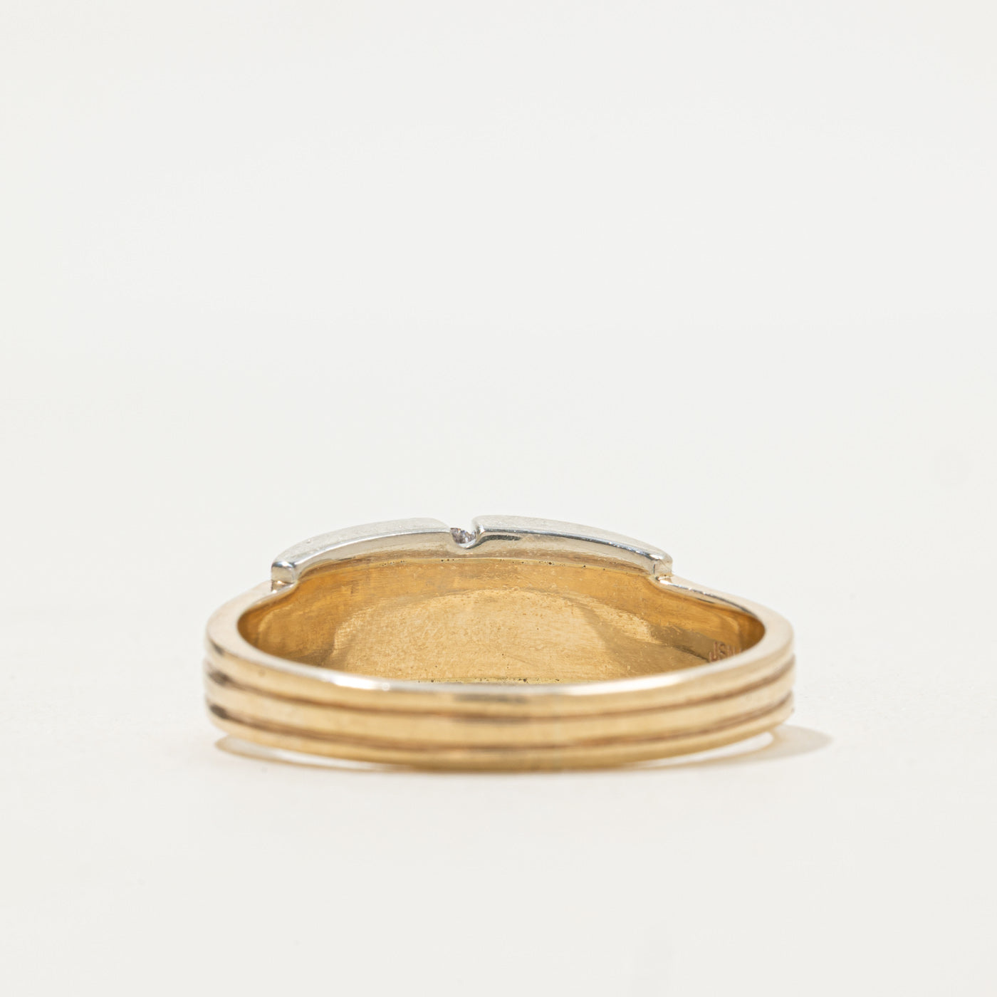 Two Tone Diamond Column Grooved Buckle Ring | 0.12ctw | SZ 13.5