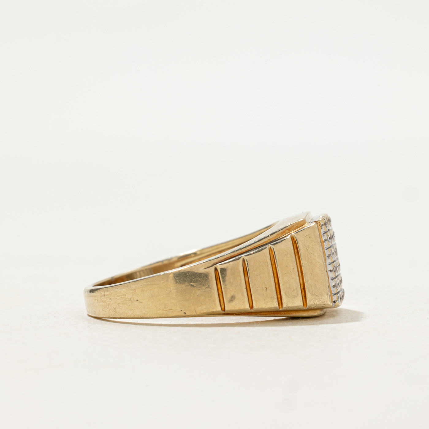 Diamond Grid Fluted Signet Ring | 0.06ctw | SZ 10.75