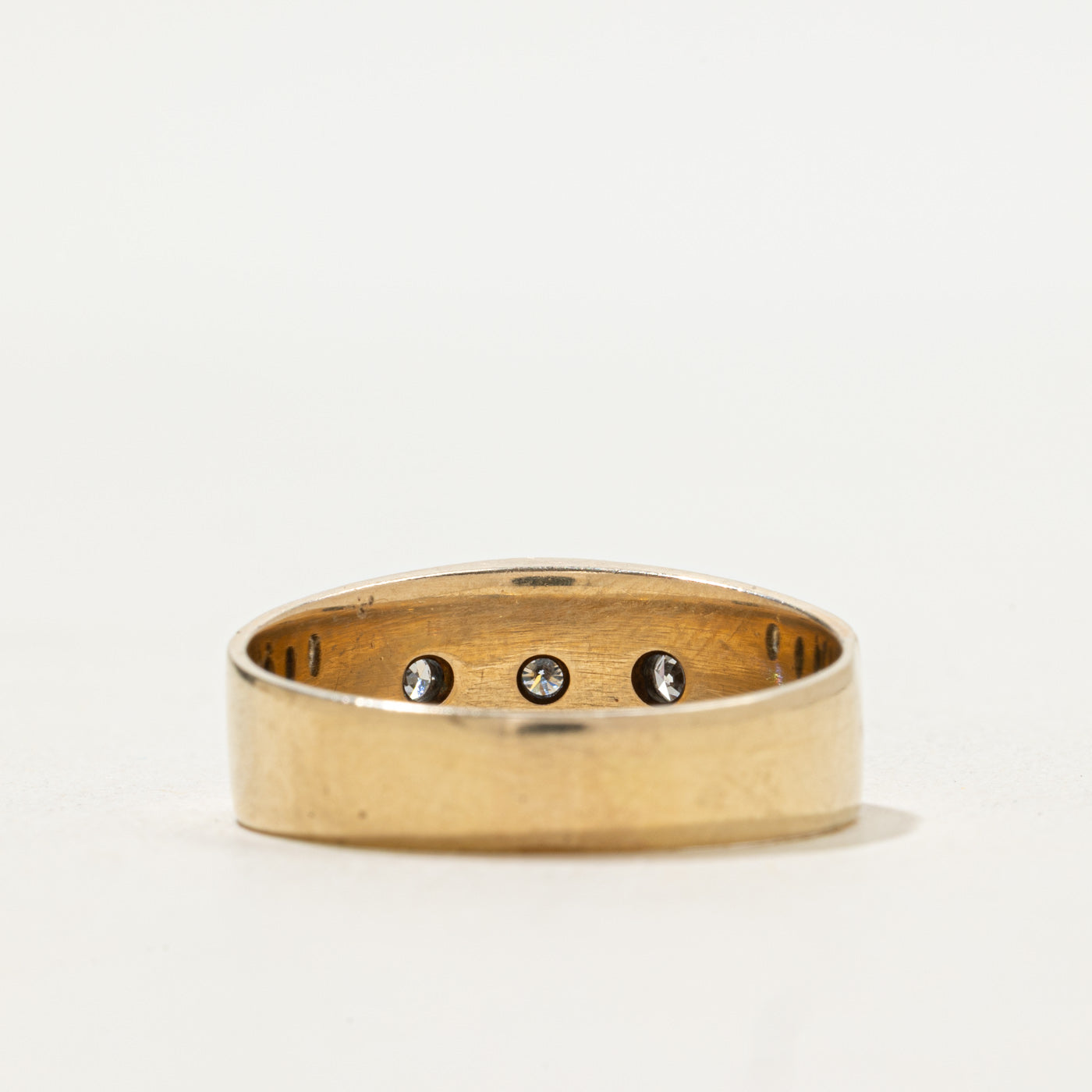 Bague texturée à trois diamants | 0,07 ct au total | Taille 11,25