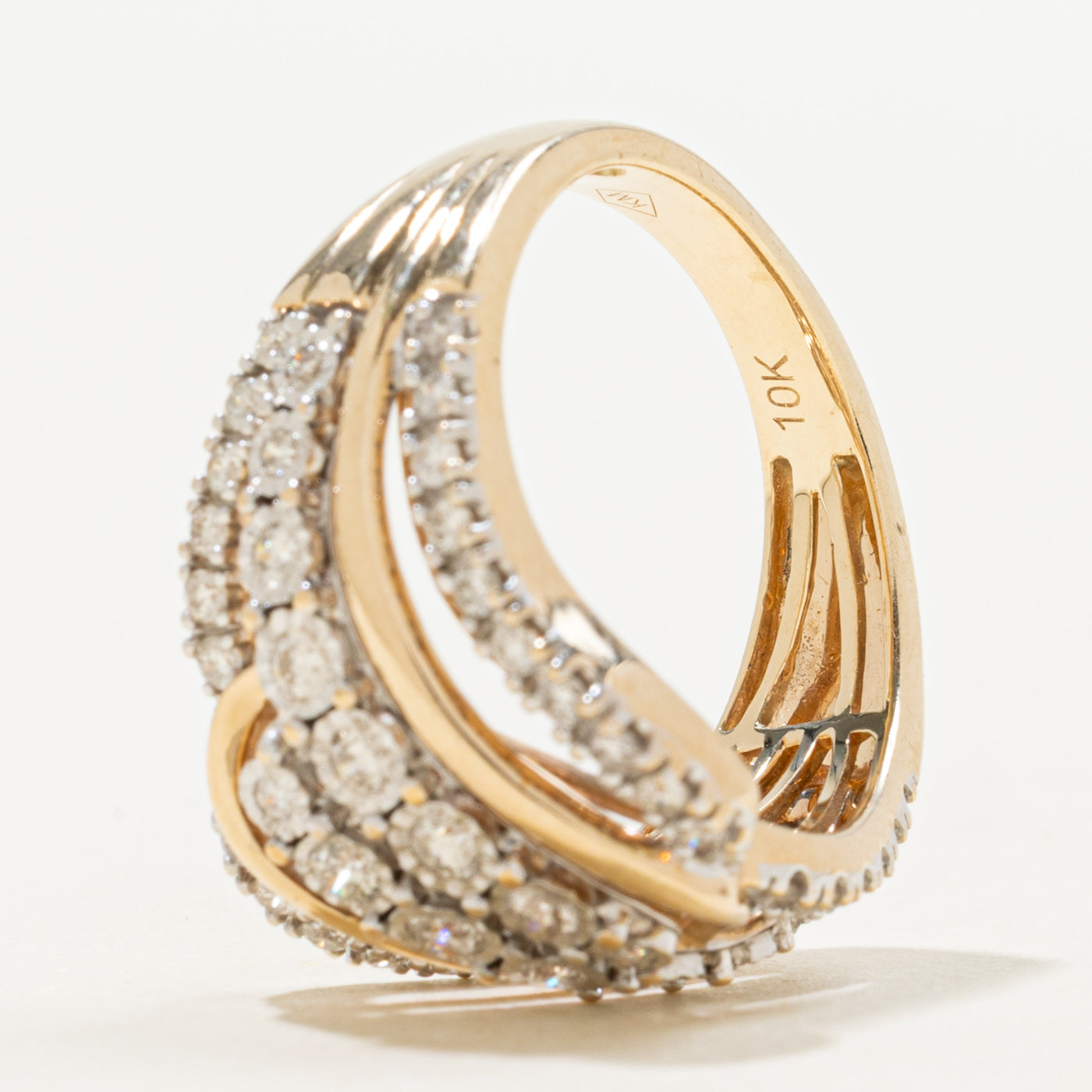 Bague cocktail Wave en or 10 carats sertie de diamants | 0,70 ct | Taille 7