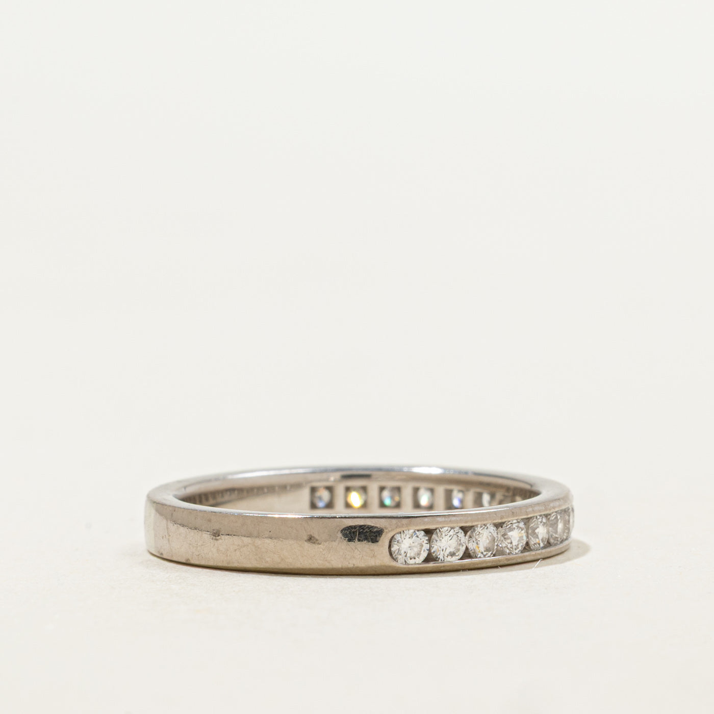 Alliance demi-éternité en or blanc 18 carats sertie de diamants | 0,42 ct | 2,80 mm | Taille 7