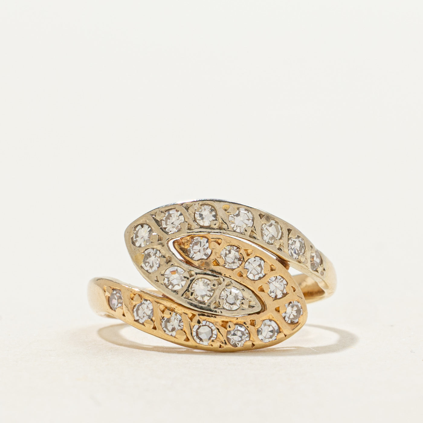 Bague abstraite en or bicolore 14 carats sertie de diamants | 0,37 ct | Taille 2,75