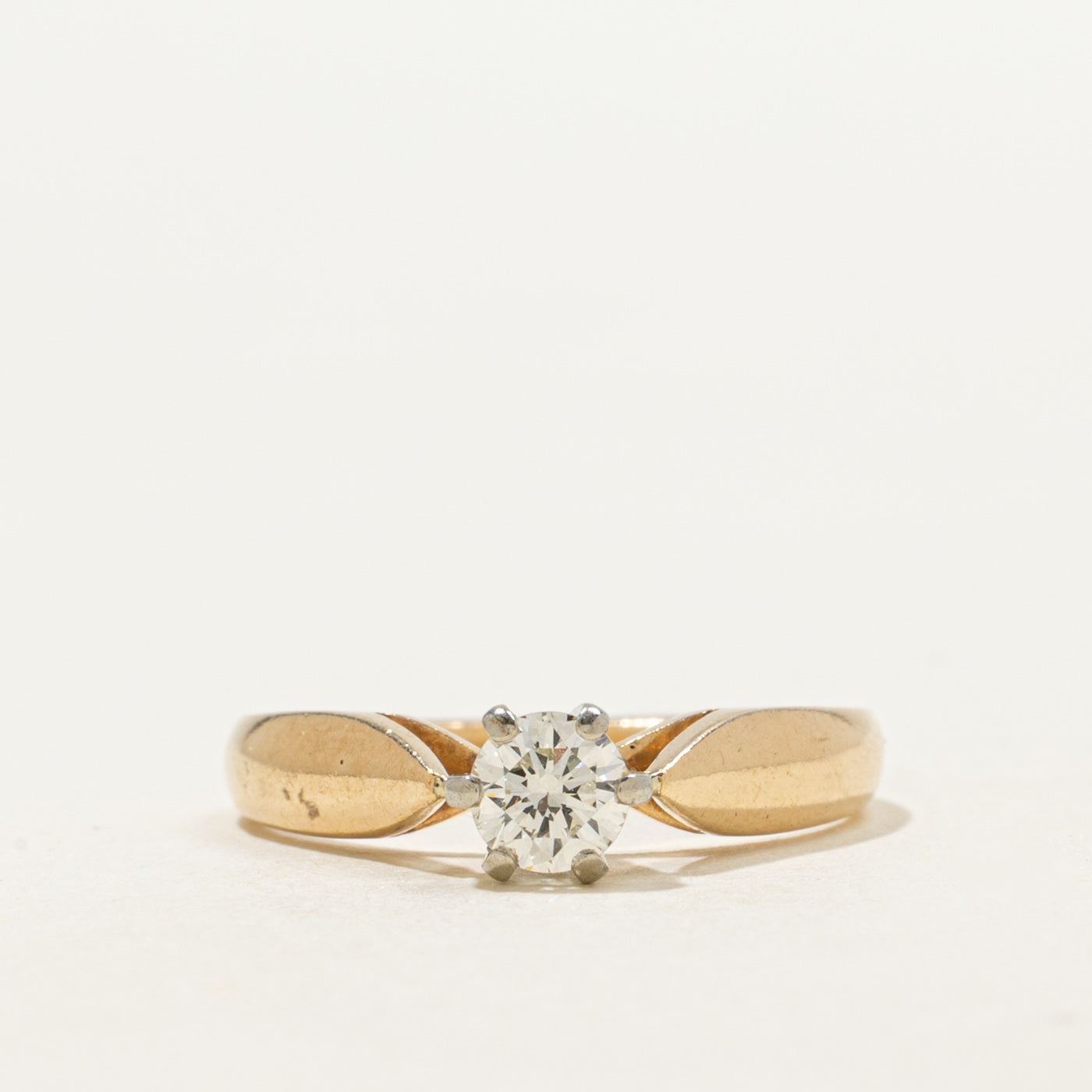 Bague solitaire diamant 14 carats à monture conique inversée | Taille 5,75