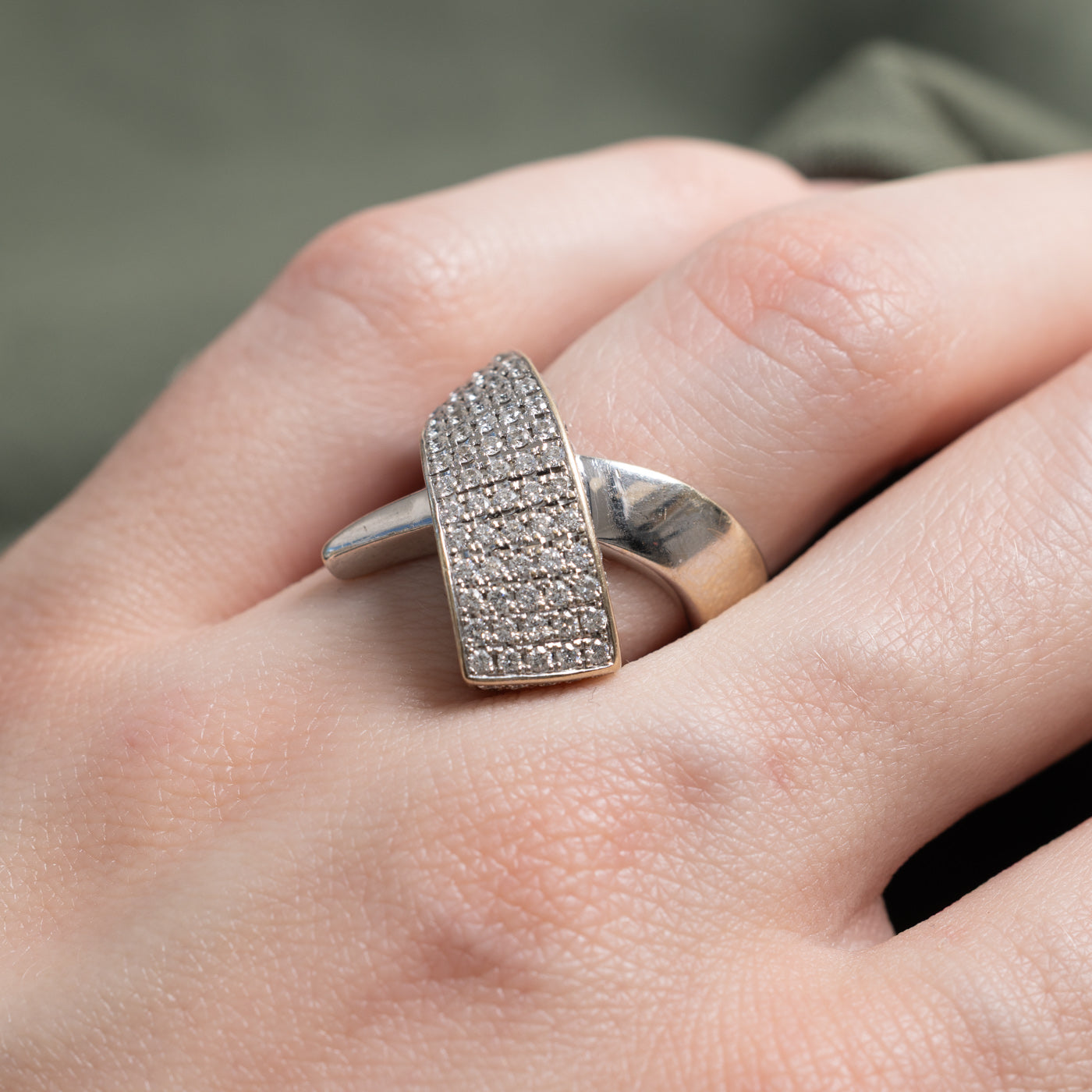 Bague croisée massive en or 18 carats sertie de diamants pavés | 1,25 ct au total | Taille 5,75