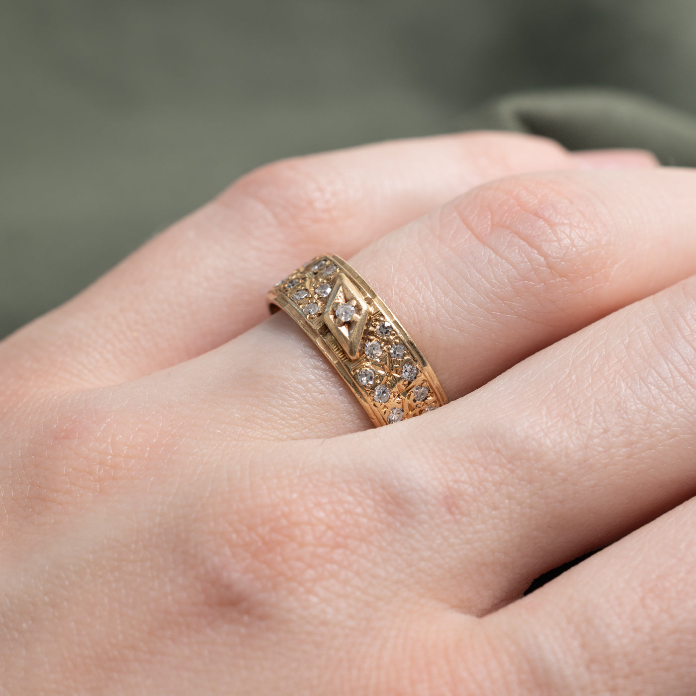 10K Diamond Textured Band | 0.43ctw | 6.95mm | SZ 6.5