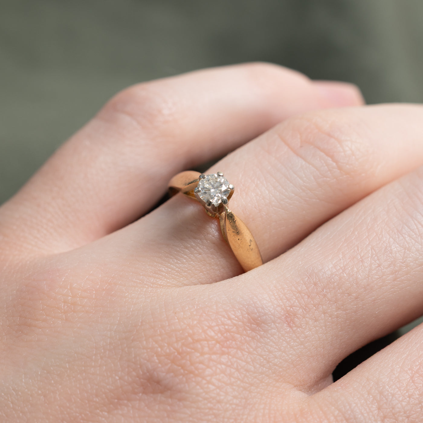 Bague solitaire diamant 14 carats à monture conique inversée | Taille 5,75