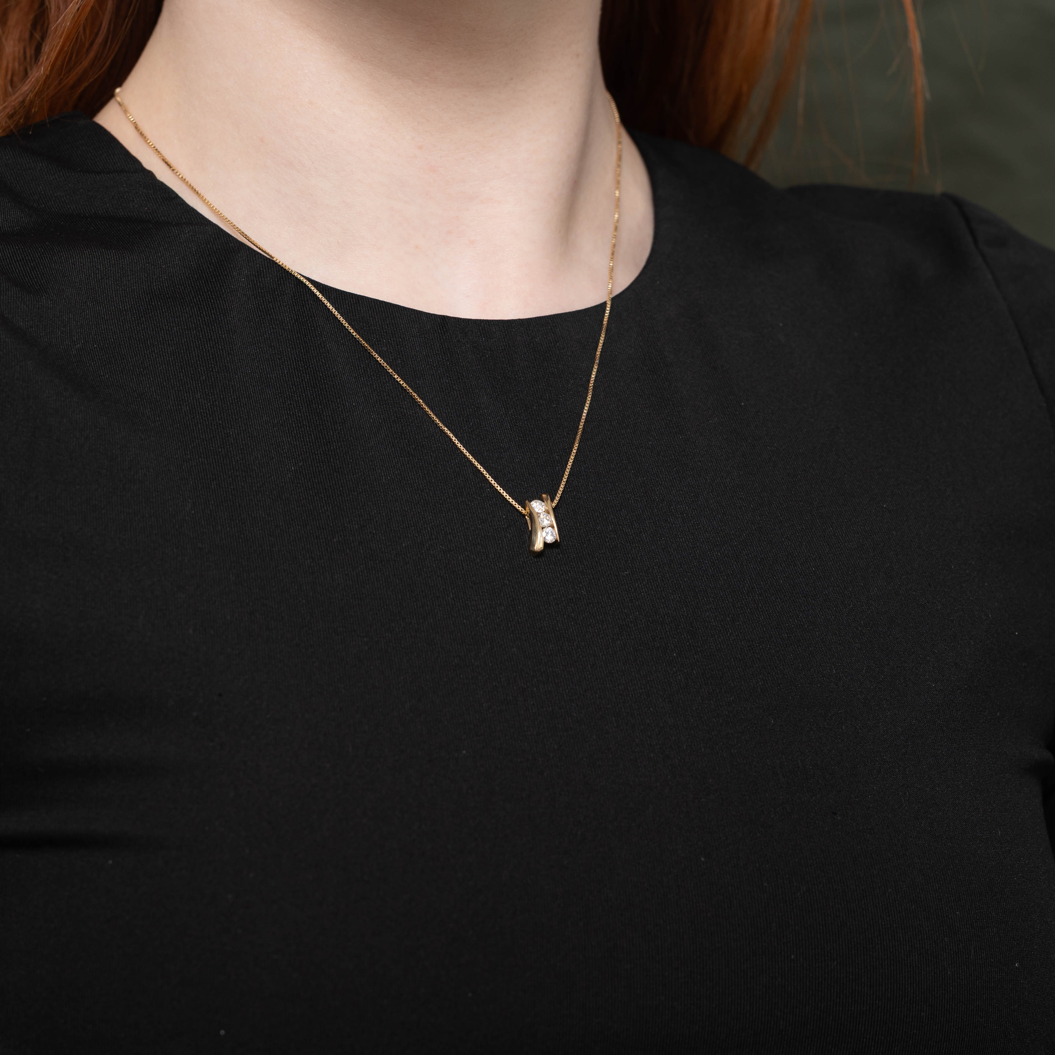 14k Three Stone Diamond Pendant Necklace | 0.50ctw | 18"