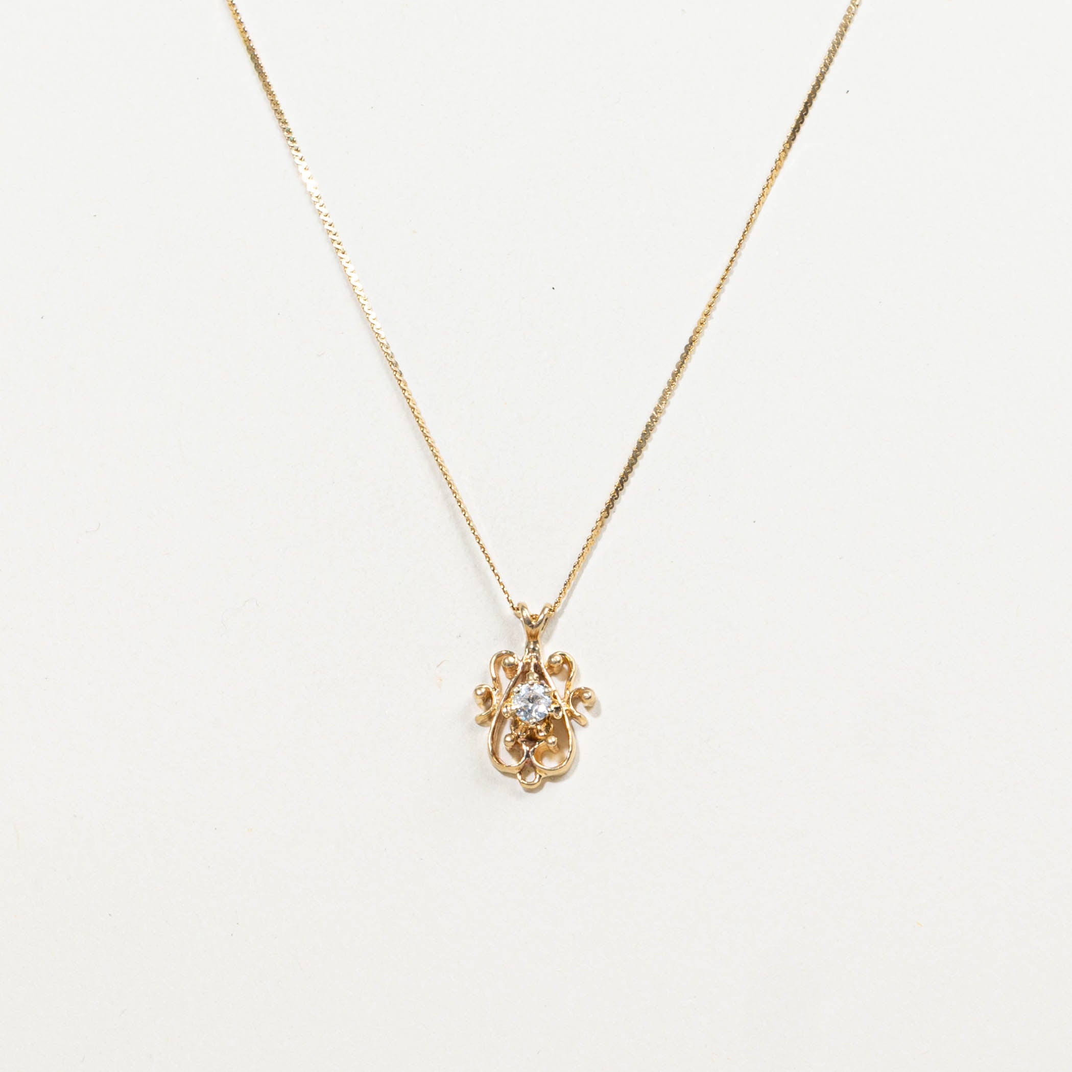 14k Diamond Ornate Pendant Necklace | 0.15ctw | 17"