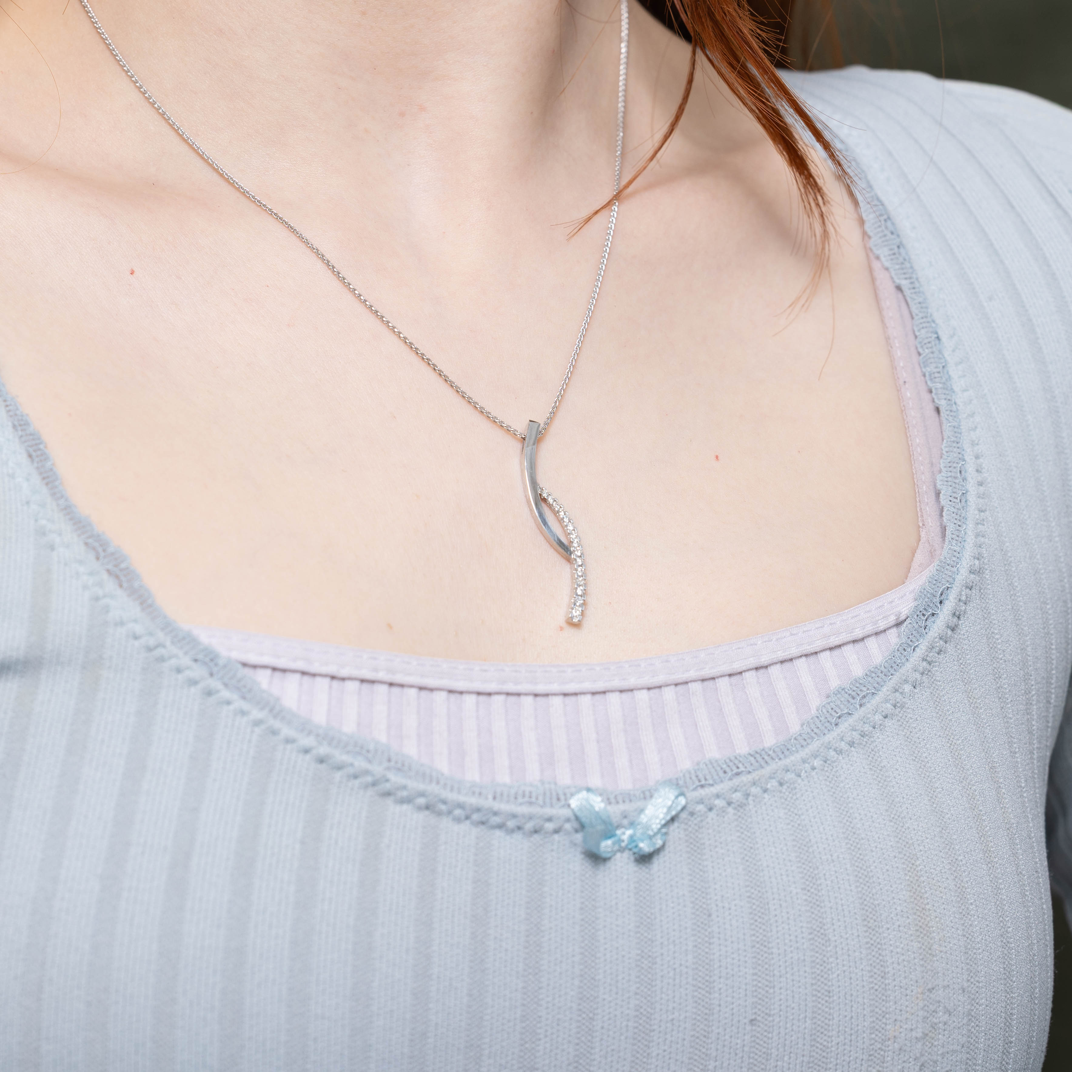 10k Diamond Wave Pendant Necklace | 0.27ctw | 18"