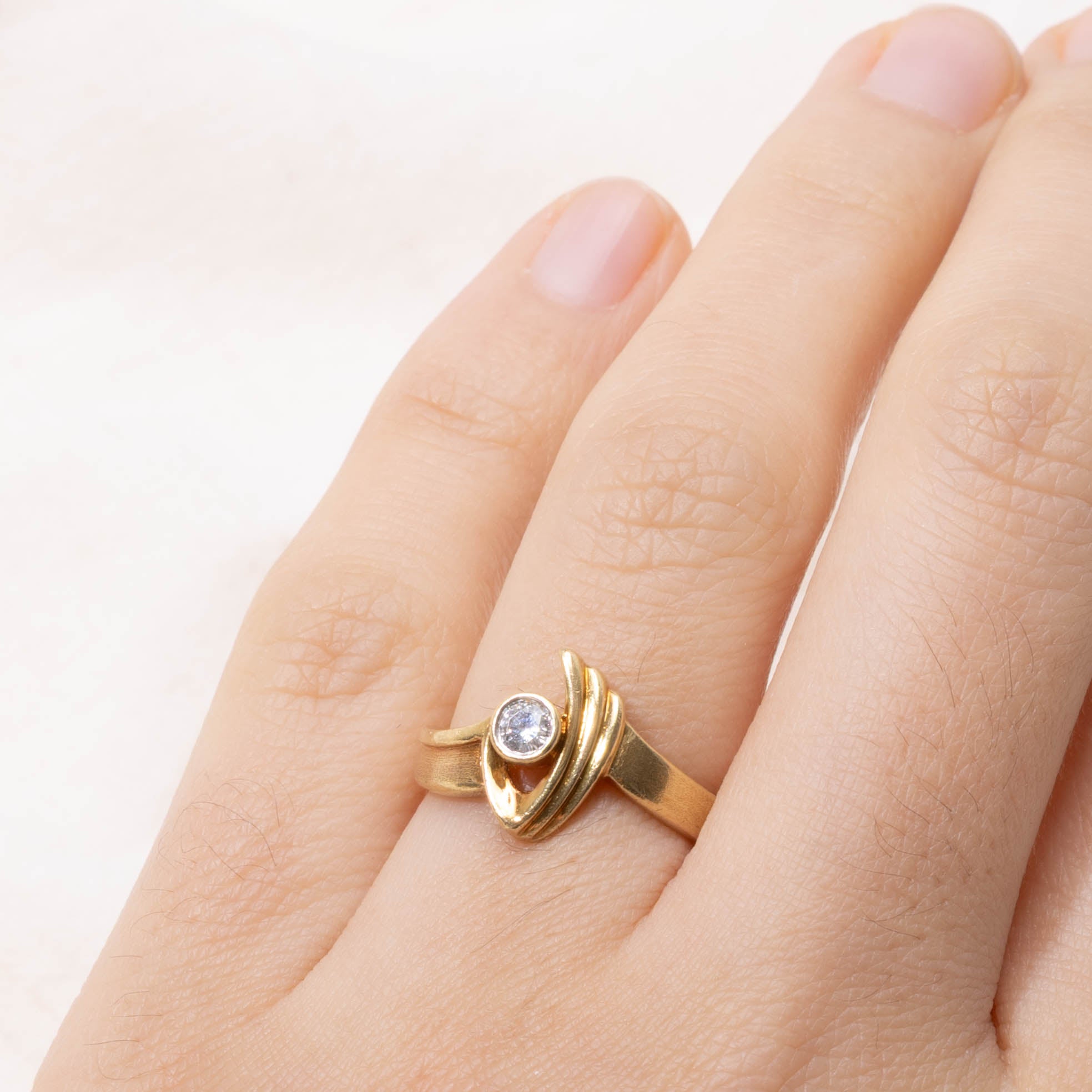18k Bezel Set Diamond Grooved Abstract Ring | 0.15ctw | SZ 5.5