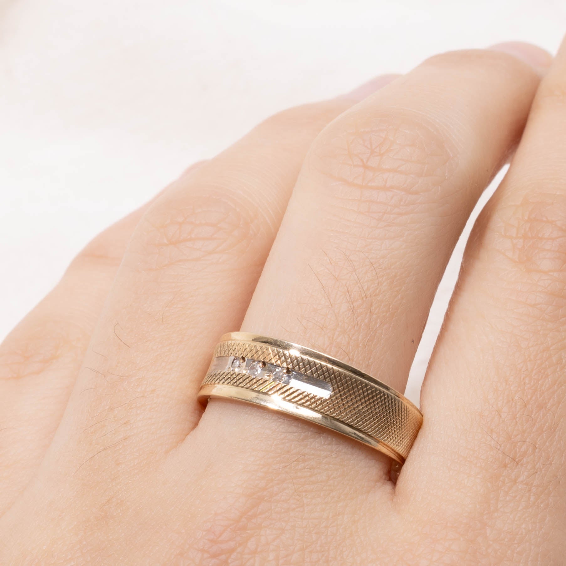 10k Diamond Accent Cross Hatch Textured Band | SZ 10