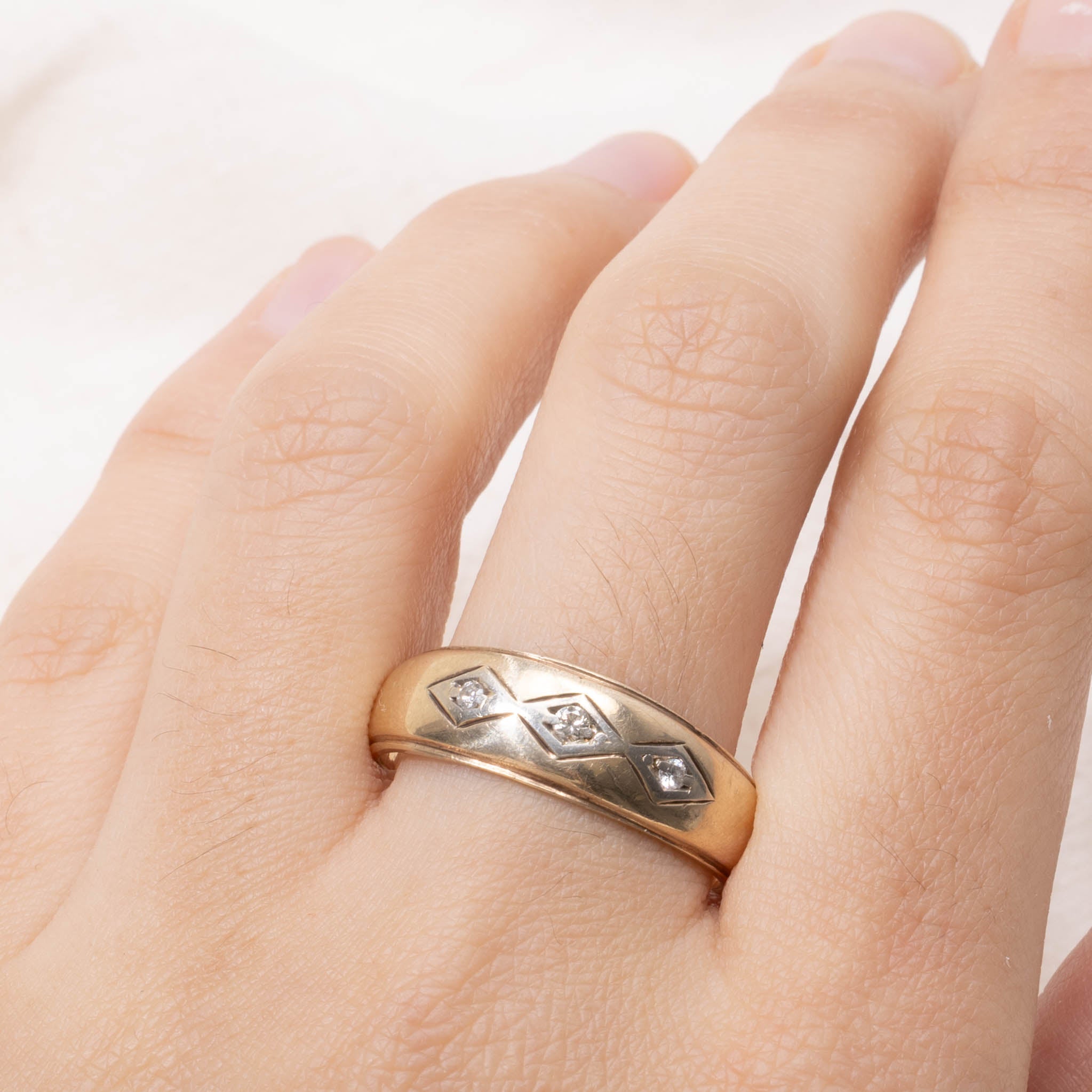 10k Illusion Set Diamond Geometric Band | SZ 11.5