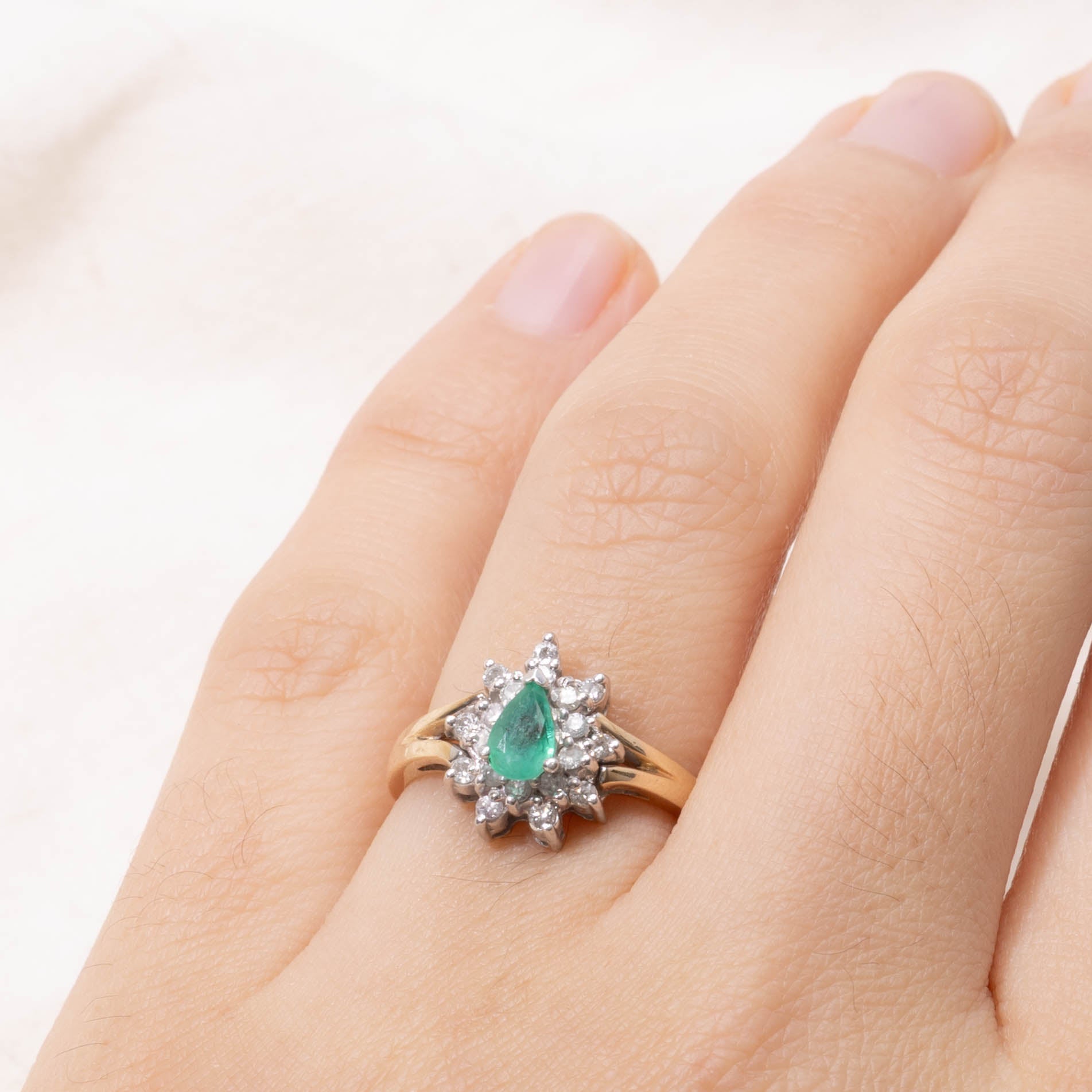 10k Emerald & Diamond Petal Halo Ring | SZ 6