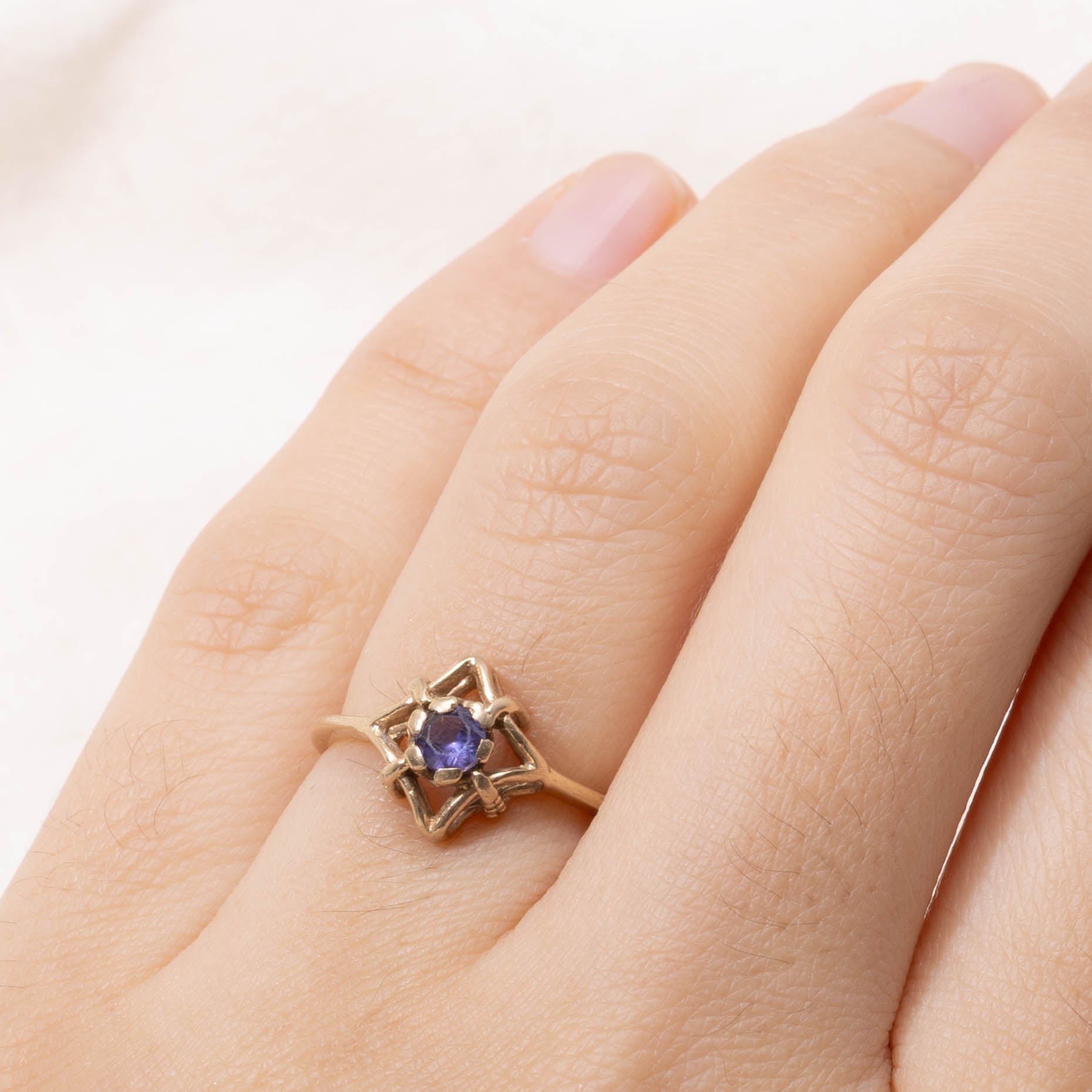 10k Synthetic Sapphire Geometric Ring | SZ 5