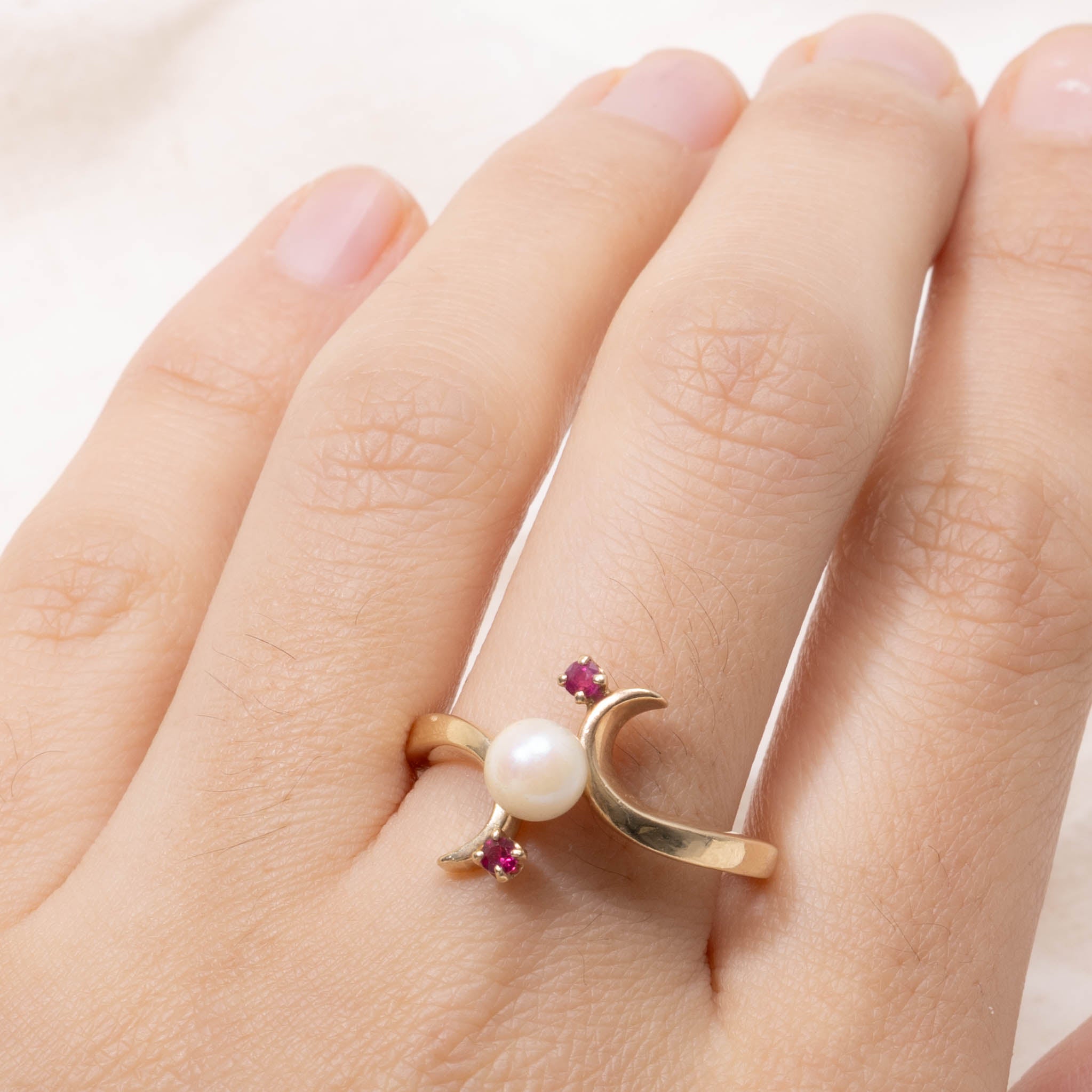 14k Pearl & Synthetic Ruby Curved Bypass Ring | SZ 9.75