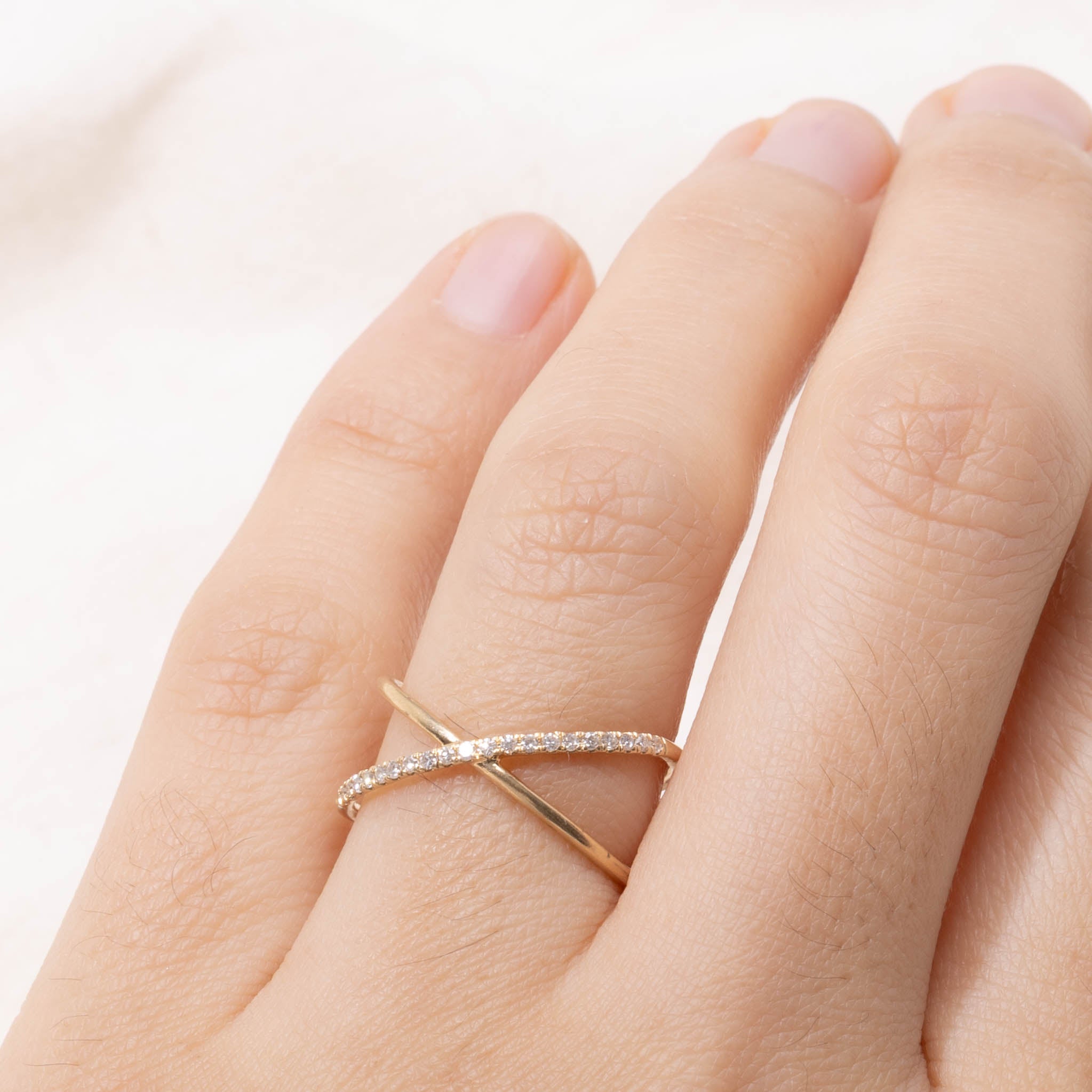 14k Pavé Set Diamond Crossover Ring | SZ 6.25