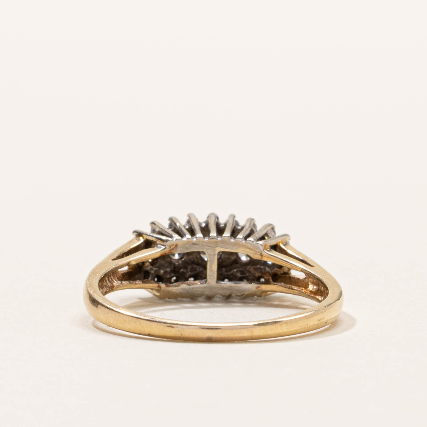 14k Graduated Diamond Cluster Ring | 0.40ctw | SZ 8.75