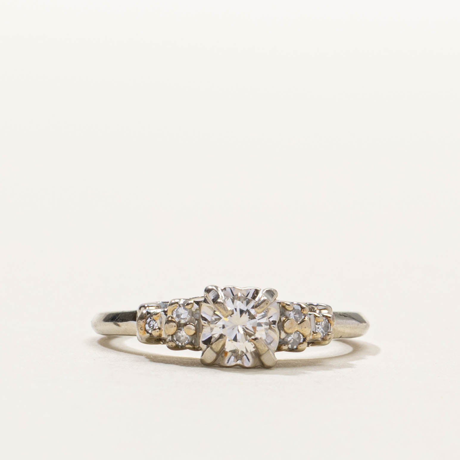 18k Illusion Set Diamond Accented Ring | 0.24ctw | SZ 5.25