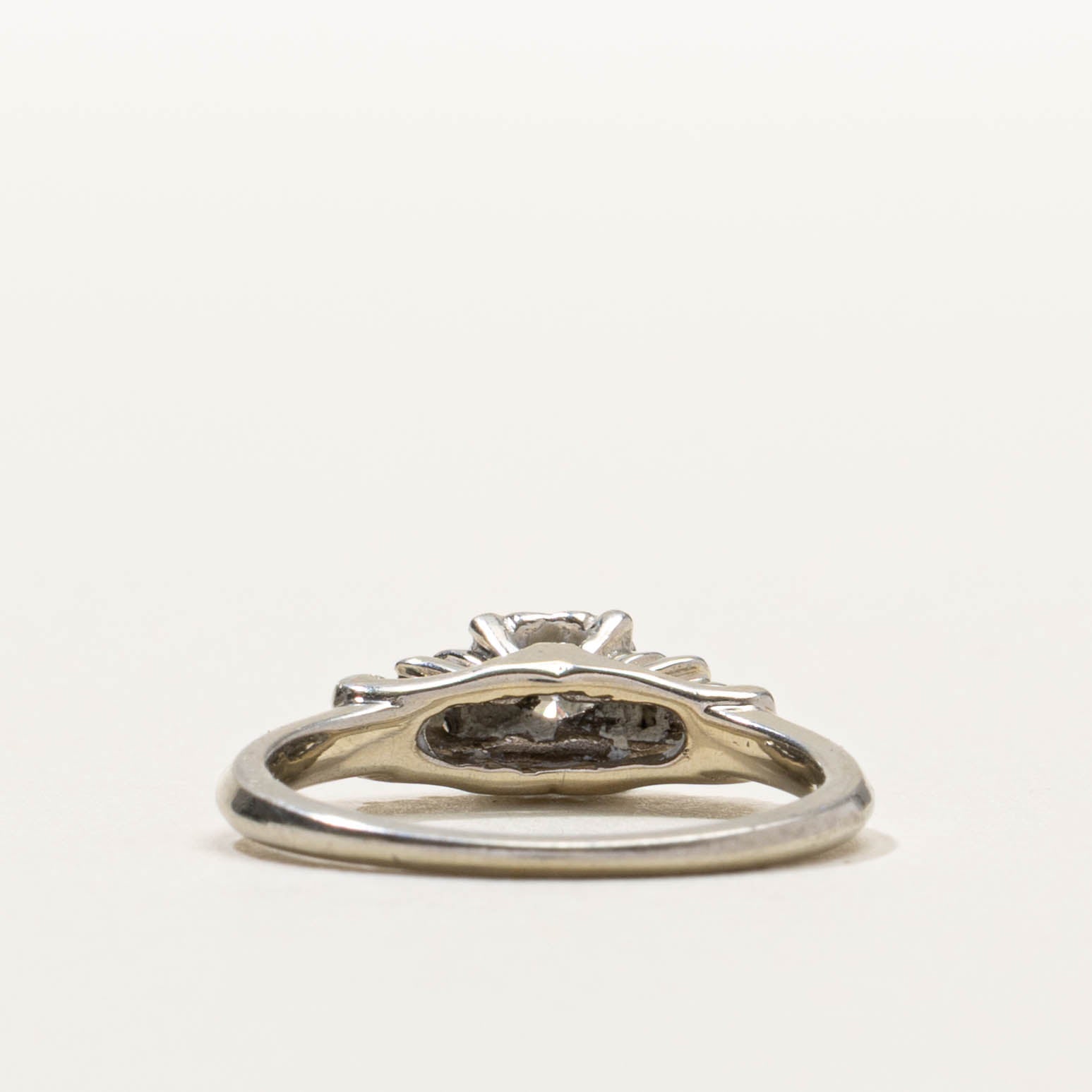 18k Illusion Set Diamond Accented Ring | 0.24ctw | SZ 5.25