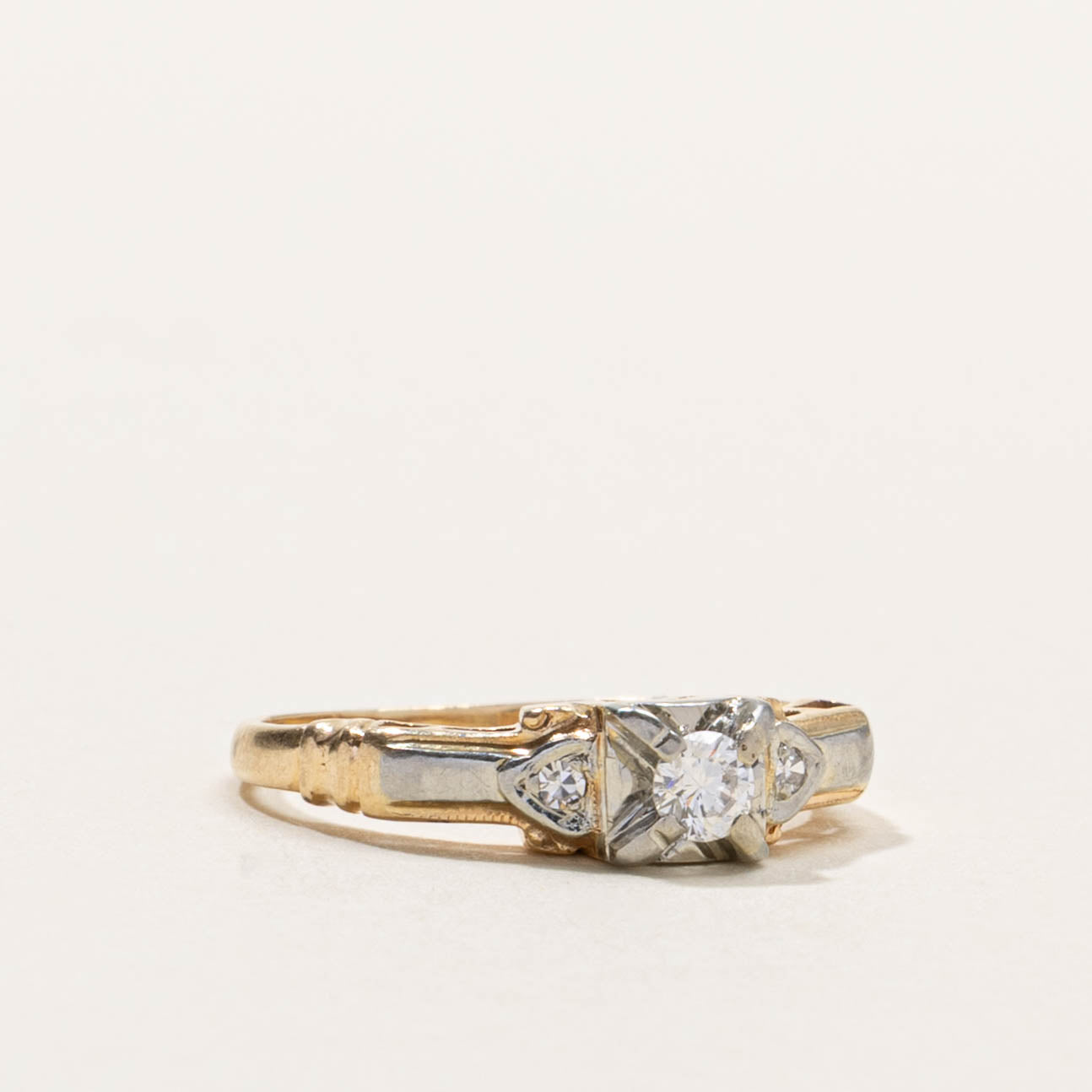14k Illusion Set Diamond Accented Ring | 0.12ctw | SZ 3.75