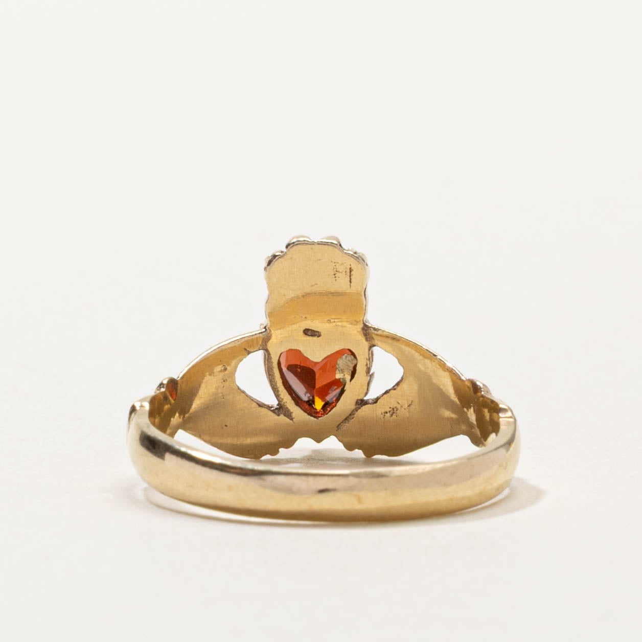 1989 Dublin 9k Garnet Claddagh Ring | SZ 6.25