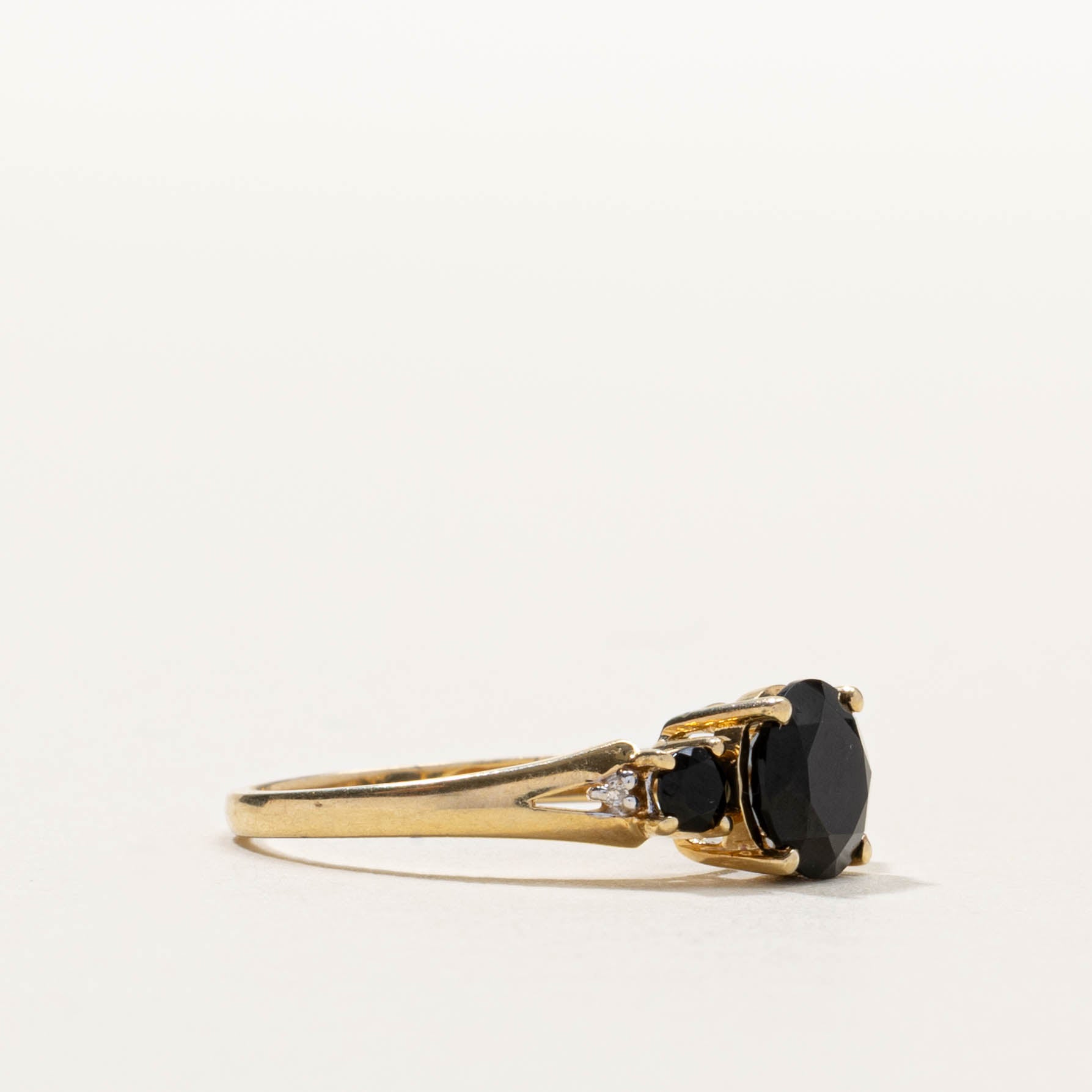 10k Three Stone Onyx Ring | SZ 7.25