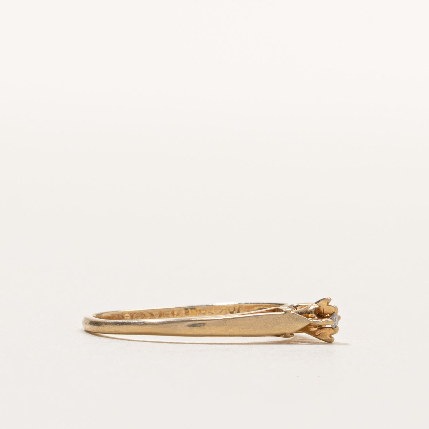 10k Diamond Petite Floral Ring | SZ 5