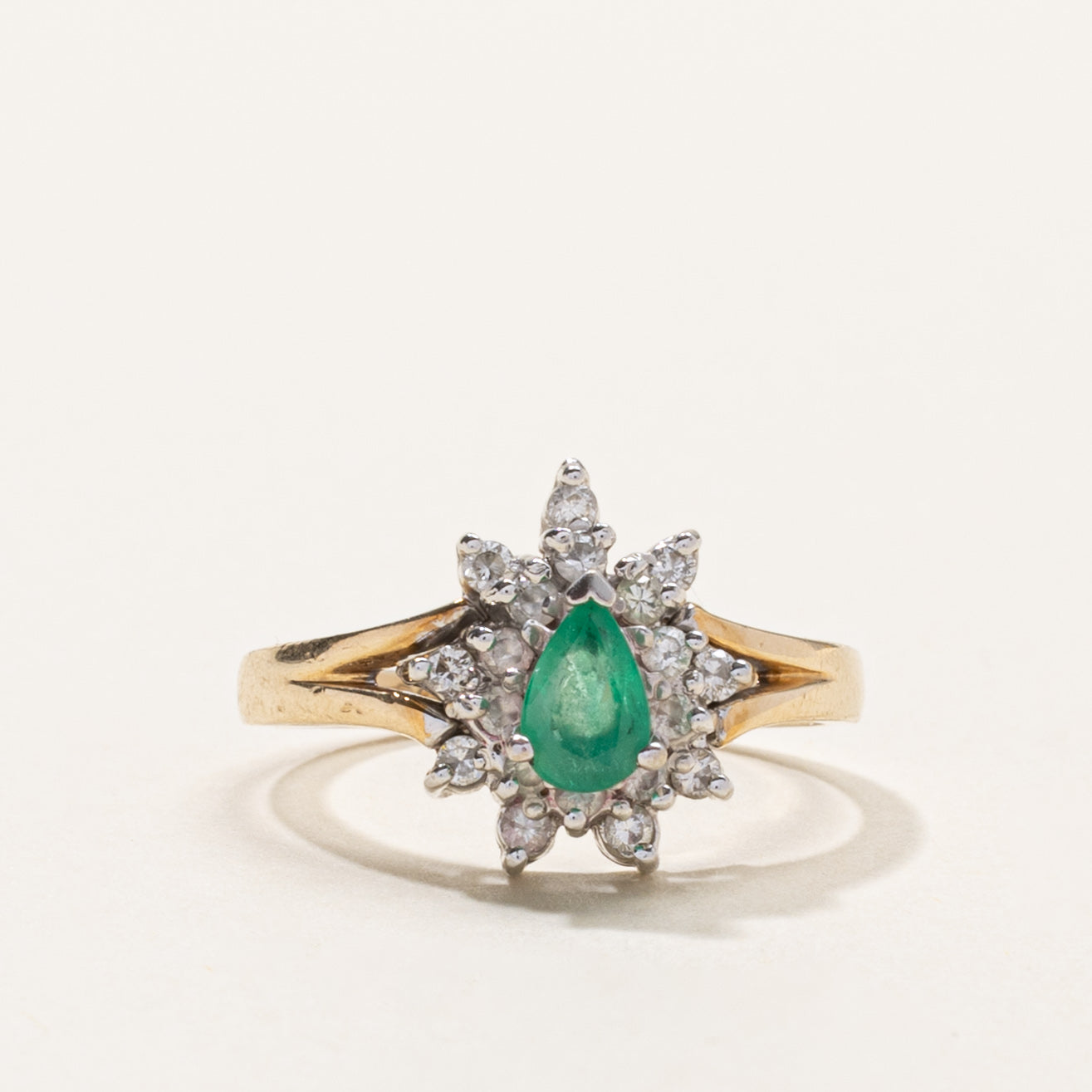 10k Emerald & Diamond Petal Halo Ring | SZ 6