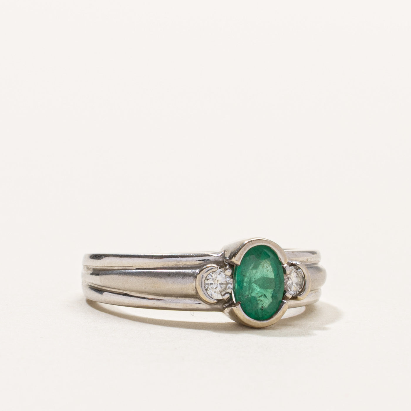 10k Semi Bezel Set Emerald & Diamond Grooved Ring | SZ 6