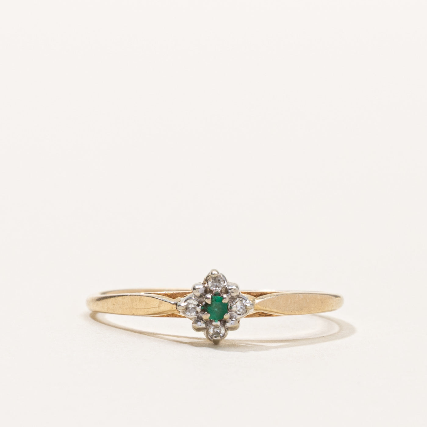 10k Emerald & Diamond Petite Cluster Ring | SZ 6.5