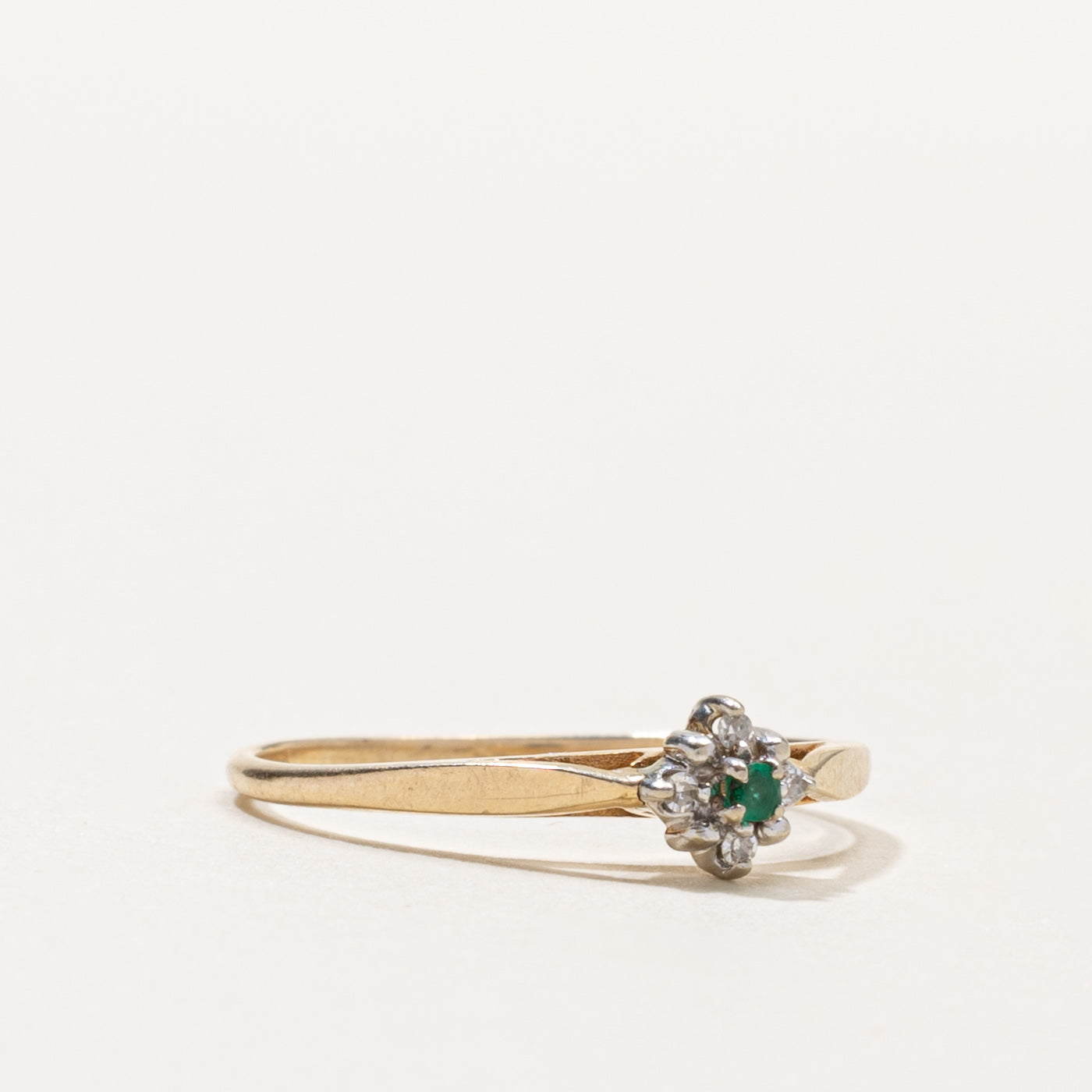 10k Emerald & Diamond Petite Cluster Ring | SZ 6.5