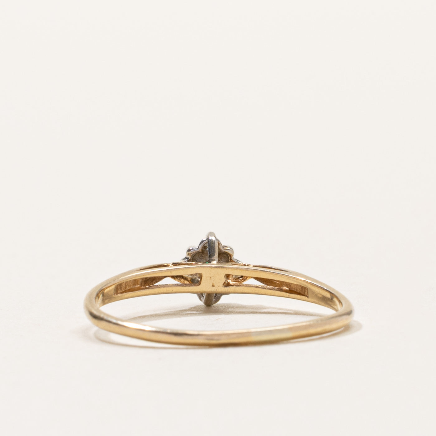 10k Emerald & Diamond Petite Cluster Ring | SZ 6.5