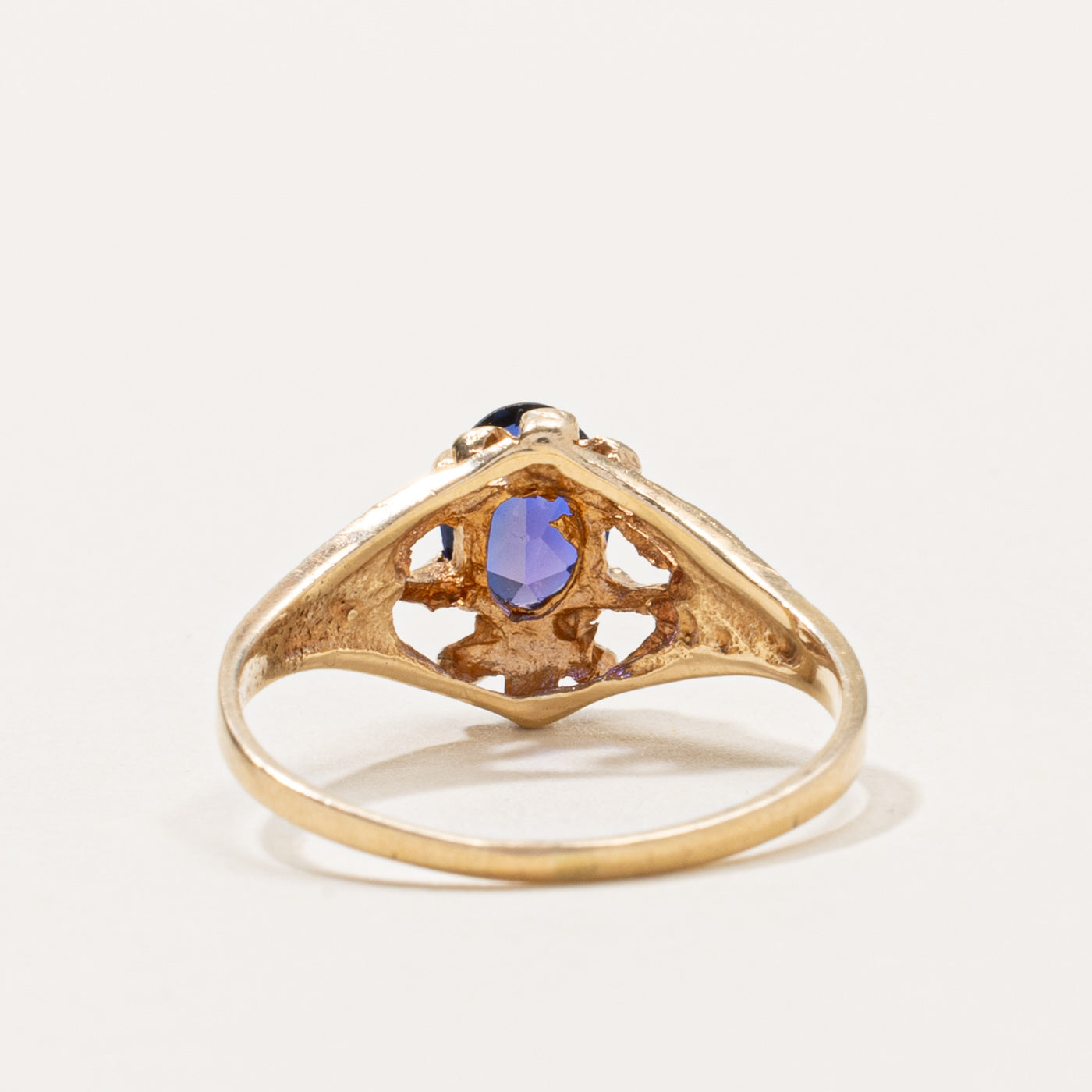 10k Synthetic Sapphire Textured Tapered Ring | SZ 7.5