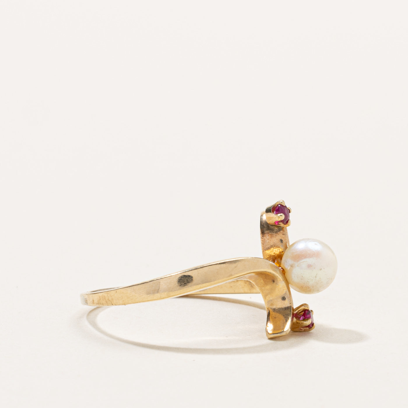 14k Pearl & Synthetic Ruby Curved Bypass Ring | SZ 9.75