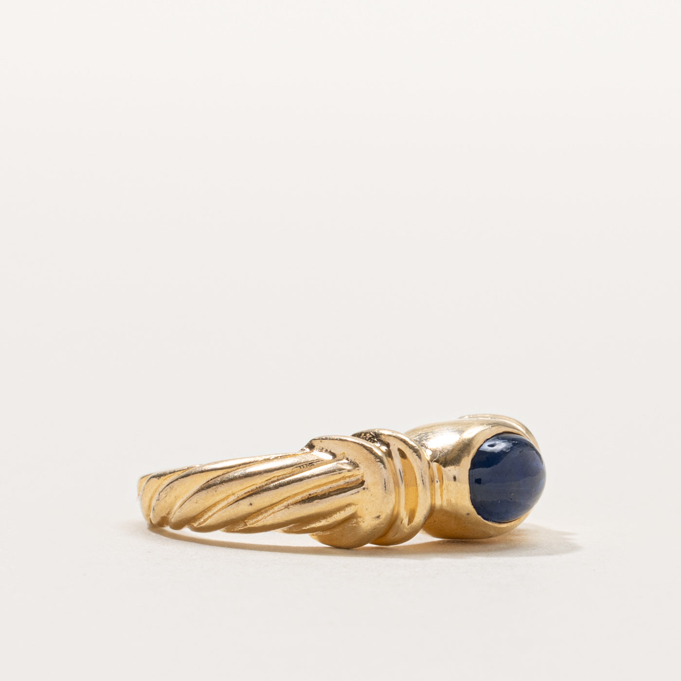 14k East West Bezel Set Sapphire Grooved Ring | SZ 6.5