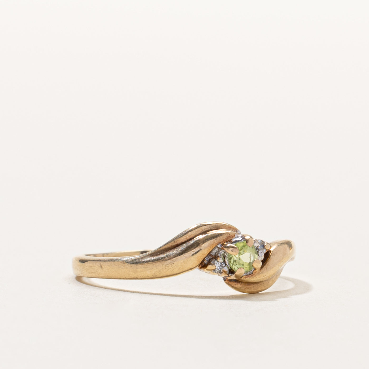 10k Peridot & Diamond Wave Bypass Ring | SZ 7.75