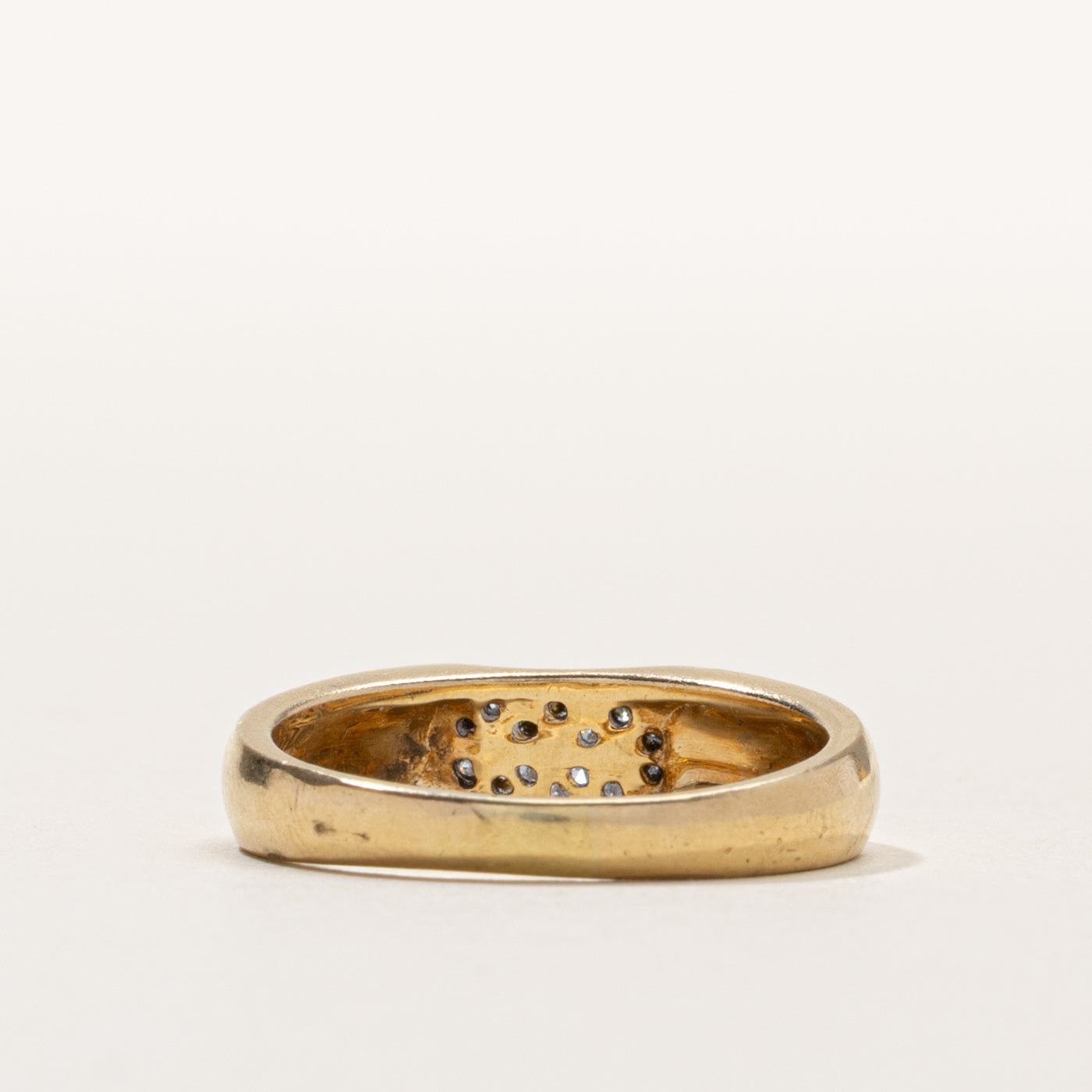 14k Concave Diamond Oval Cluster Band | SZ 7.75