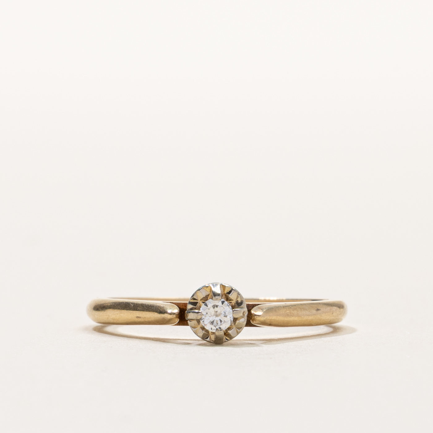 14k Illusion Set Diamond Petite Ring | SZ 6.25