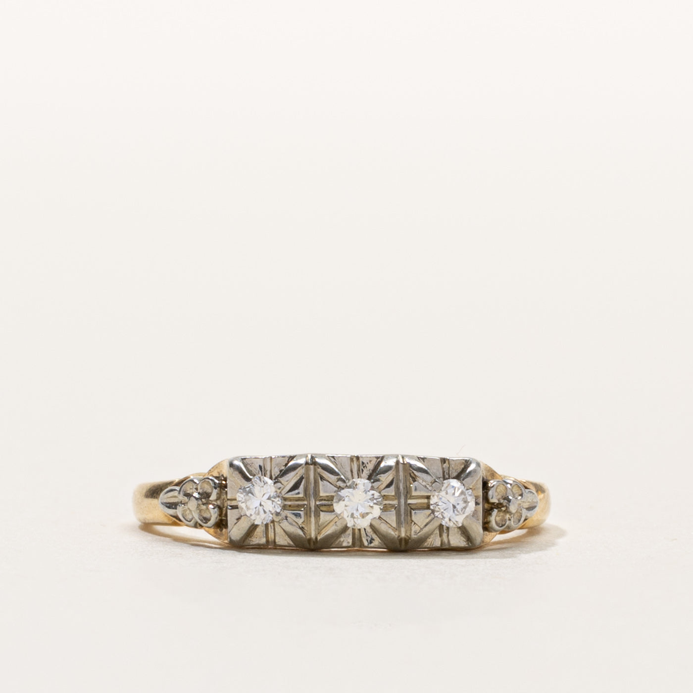 14k Illusion Set Three Stone Diamond Engraved Ring | SZ 6.75